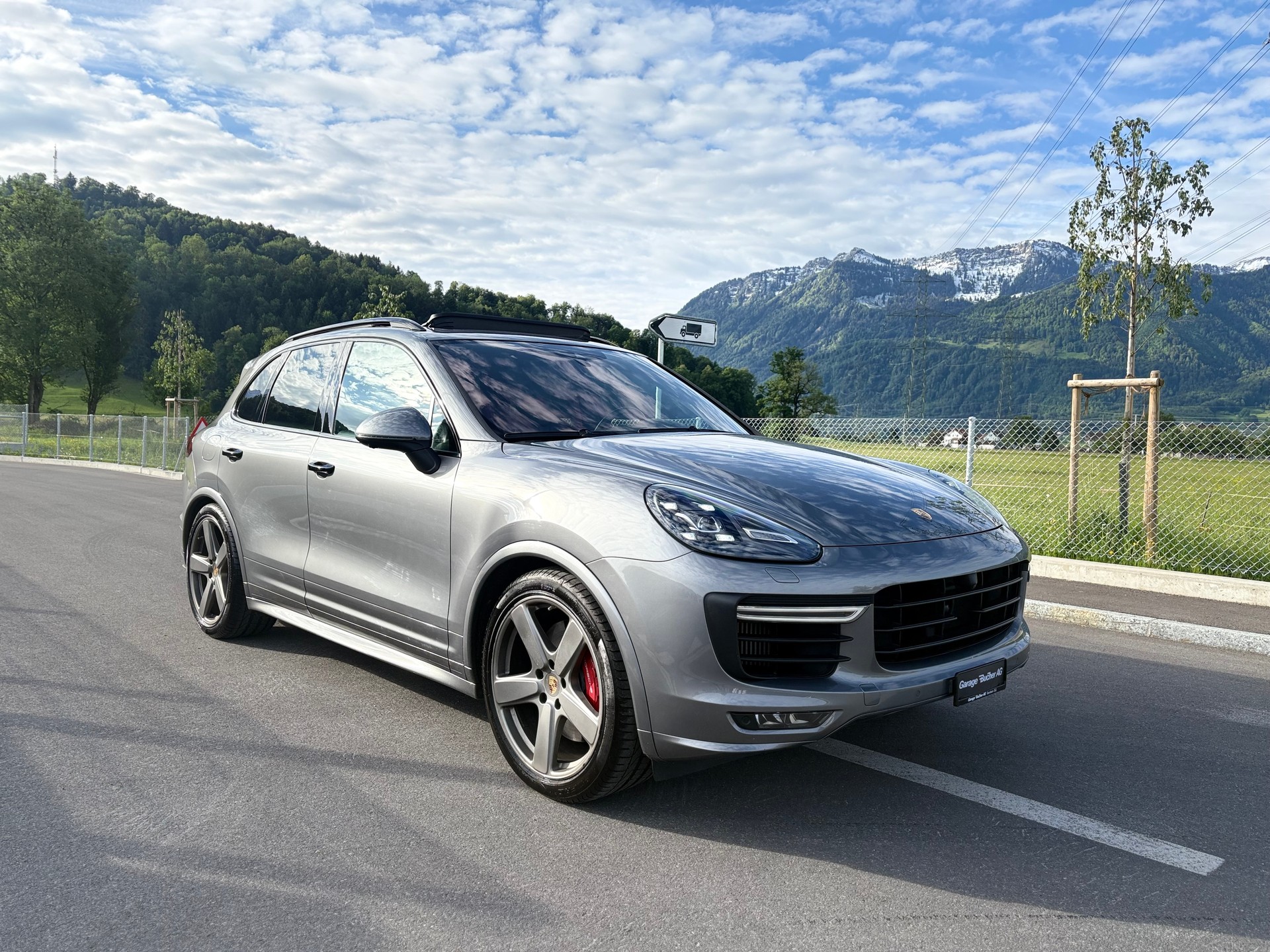 PORSCHE Cayenne GTS