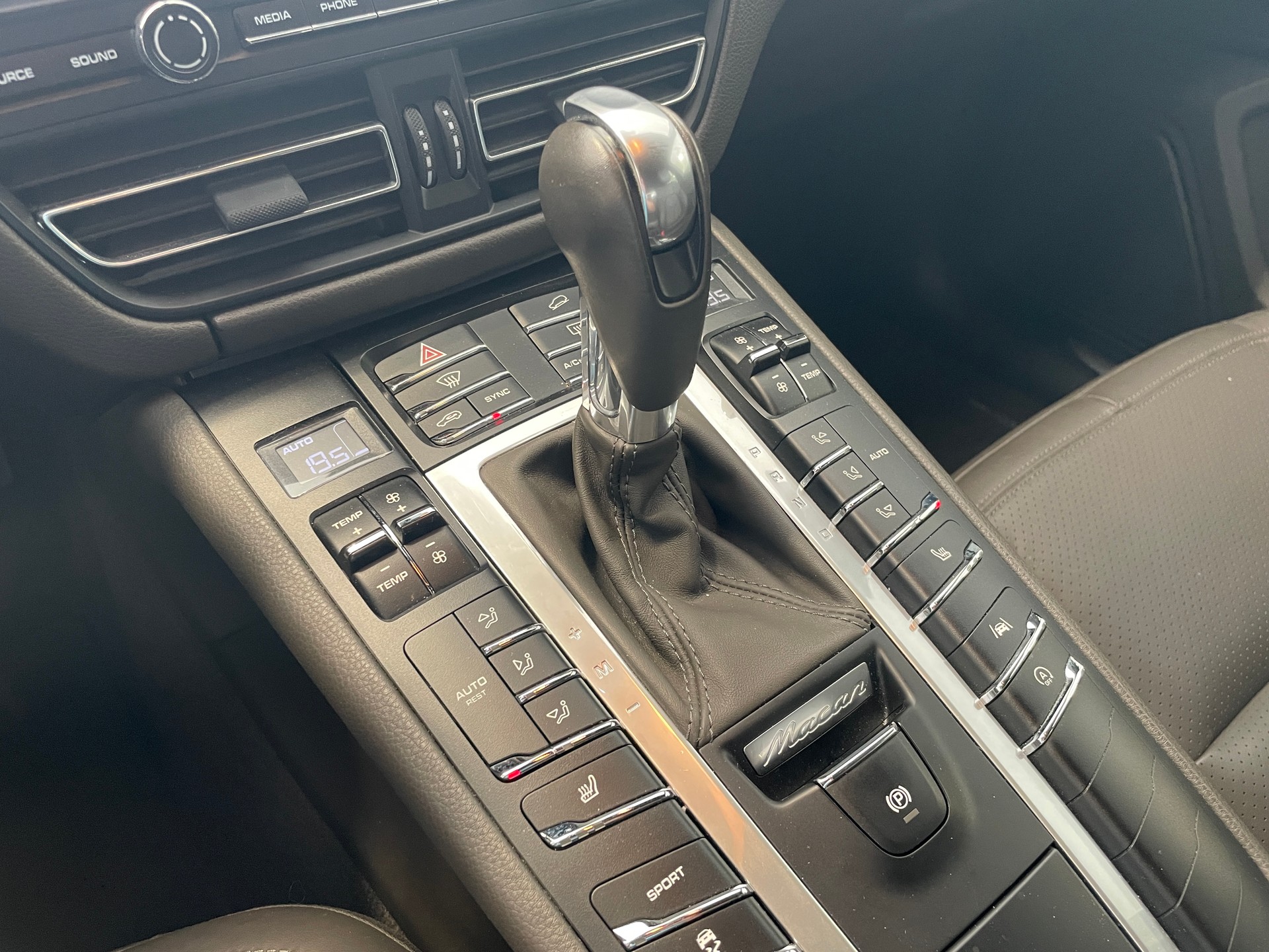 PORSCHE Macan S PDK-image-15