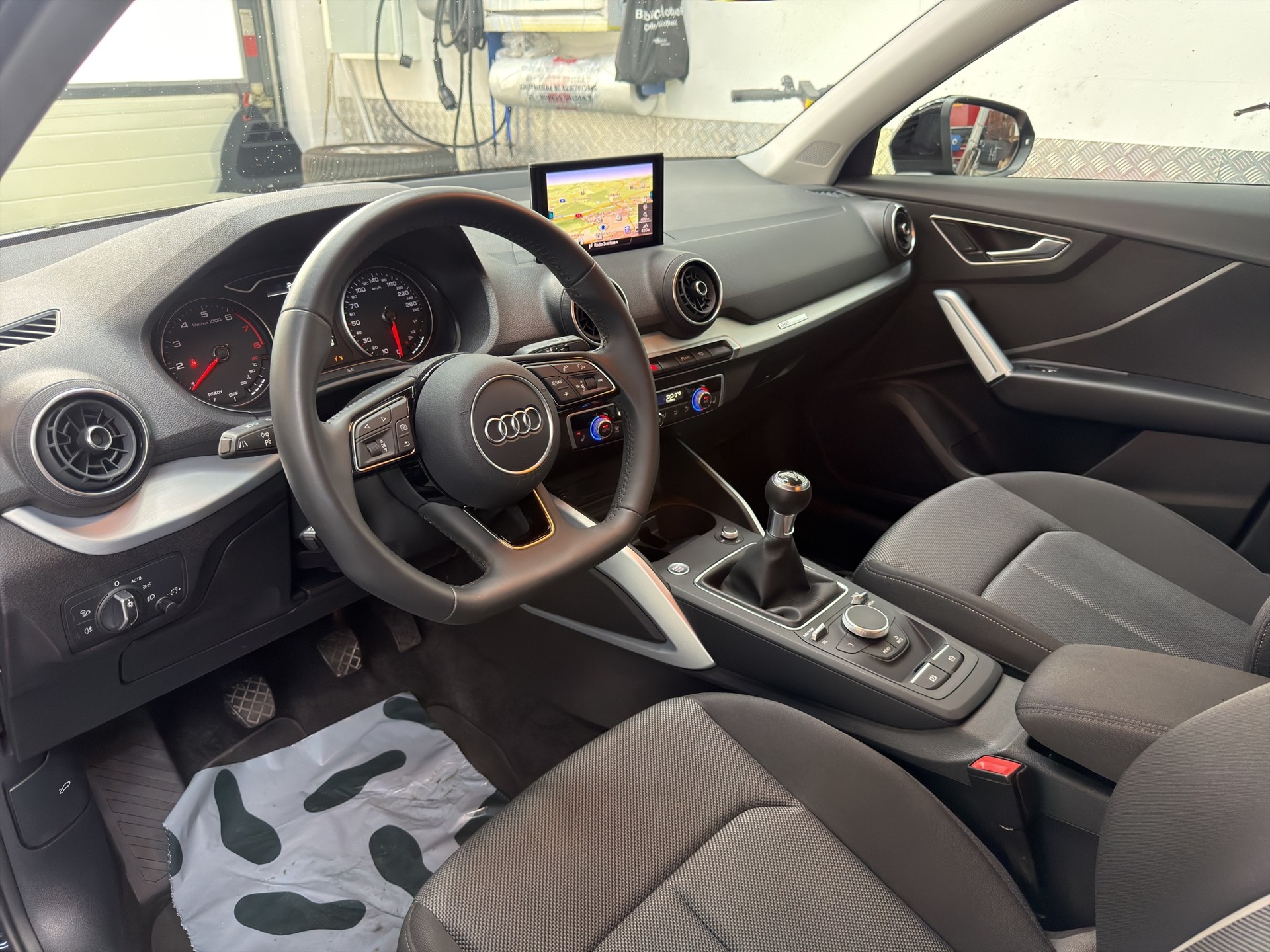 AUDI Q2 35 TFSI Sport Attraction-image-10