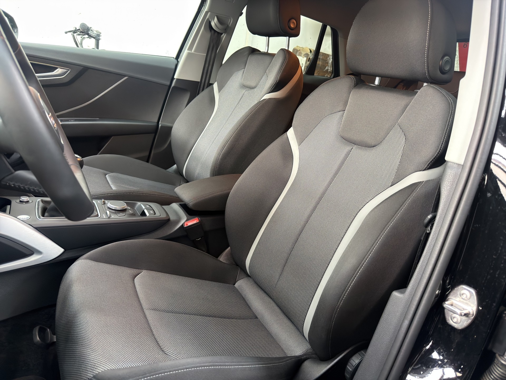 AUDI Q2 35 TFSI Sport Attraction-image-11