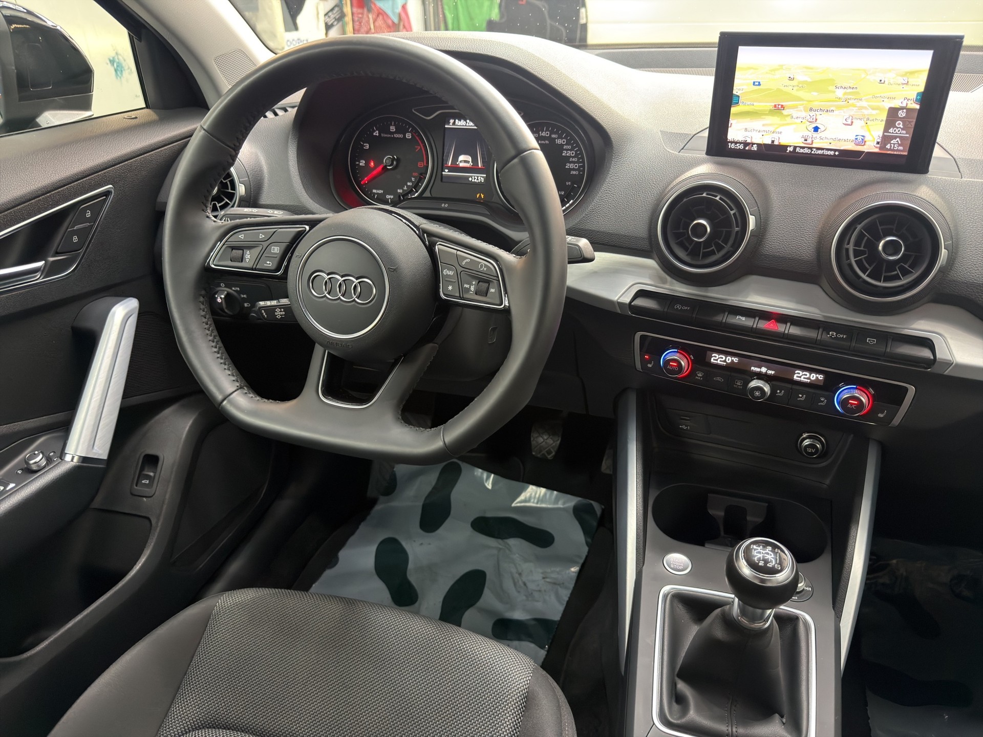AUDI Q2 35 TFSI Sport Attraction-image-9