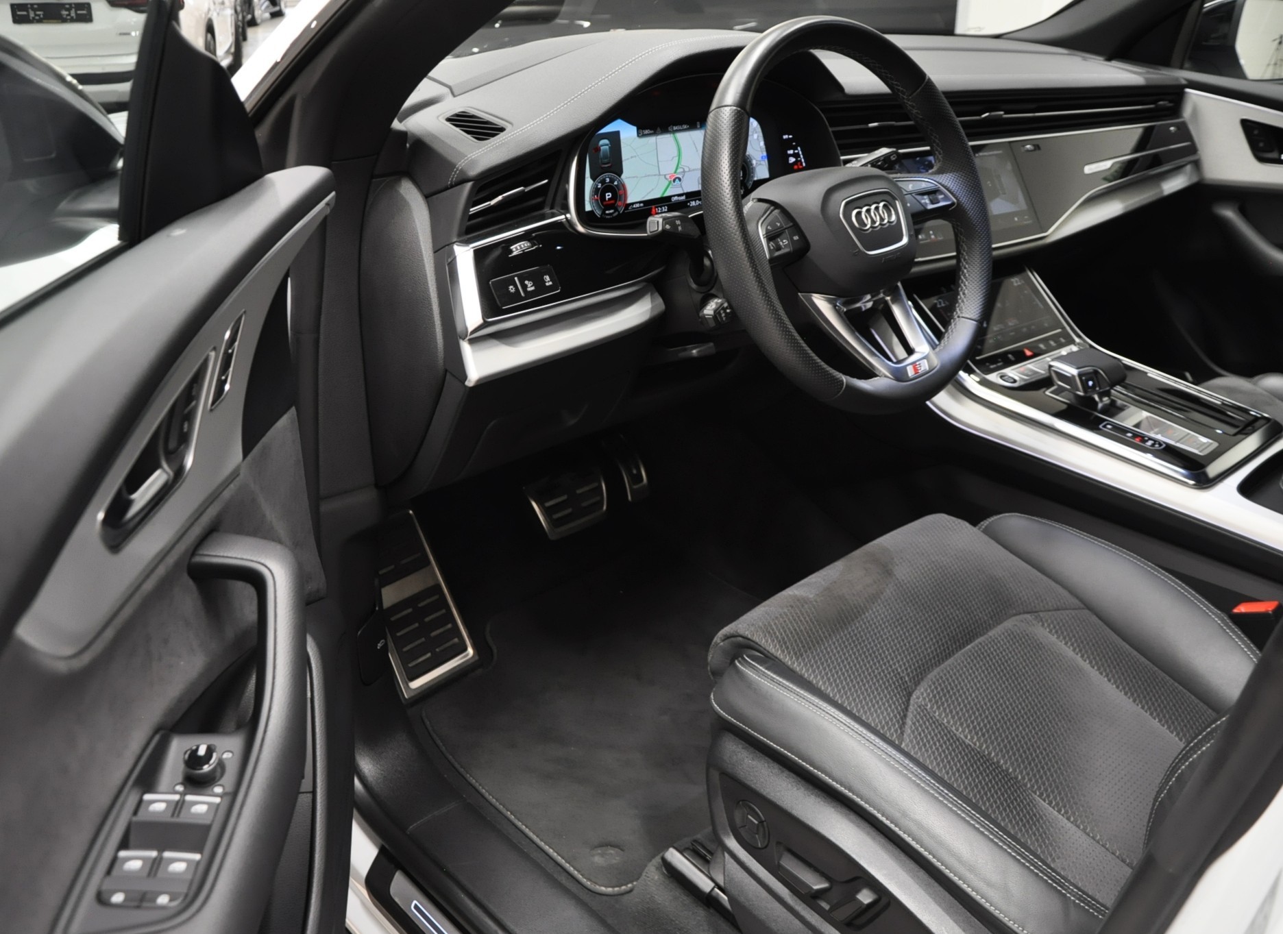 AUDI Q8 50 TDI quattro tiptronic-image-9