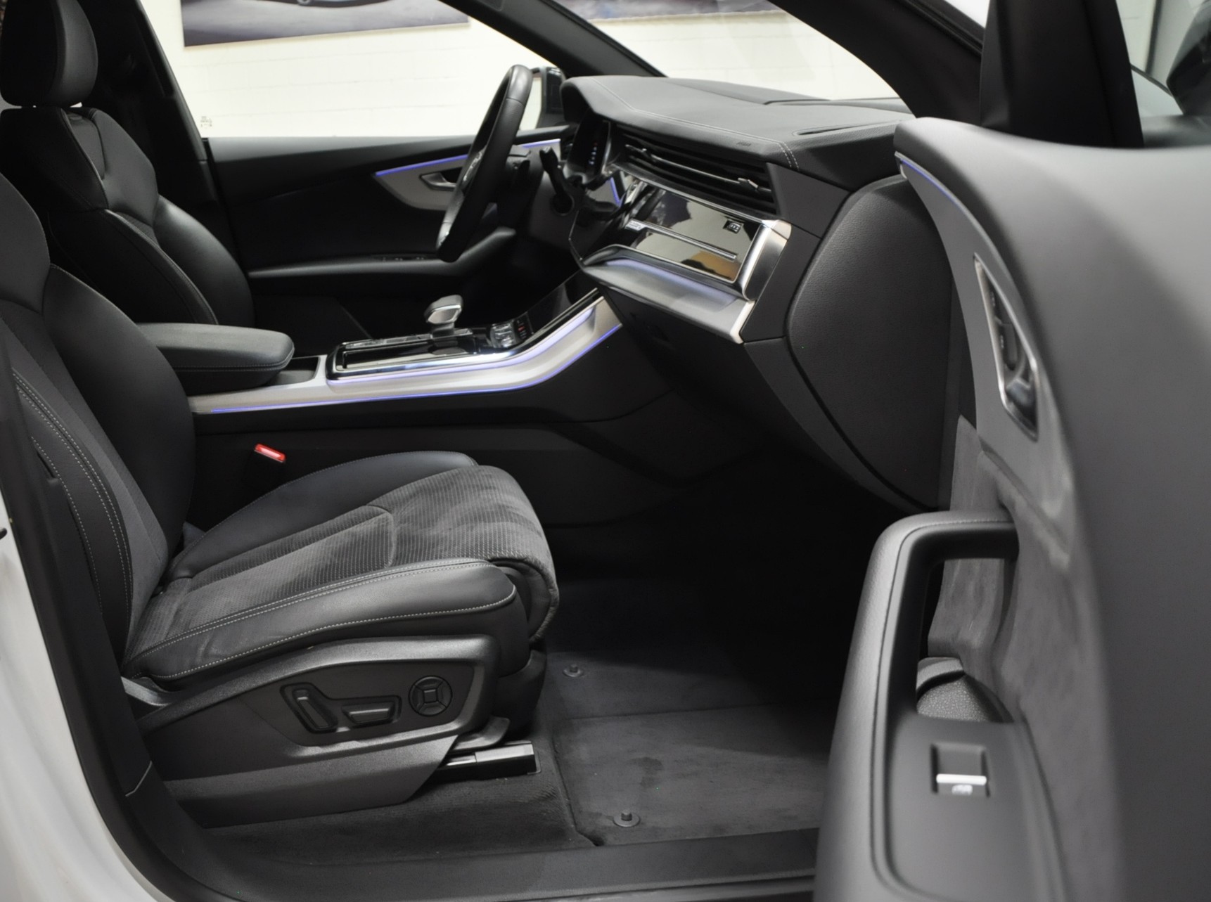 AUDI Q8 50 TDI quattro tiptronic-image-13