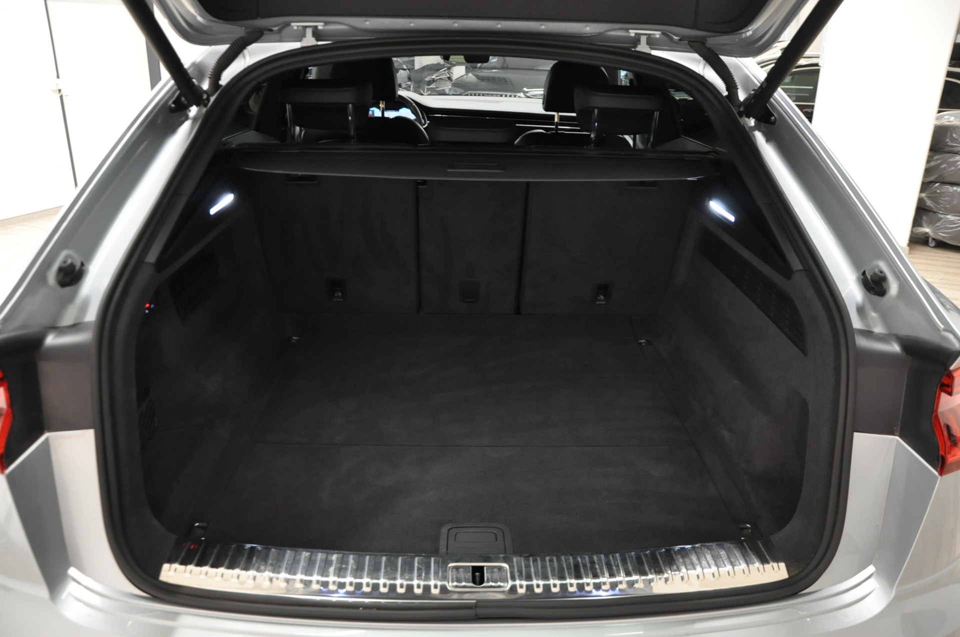 AUDI Q8 50 TDI quattro tiptronic-image-24