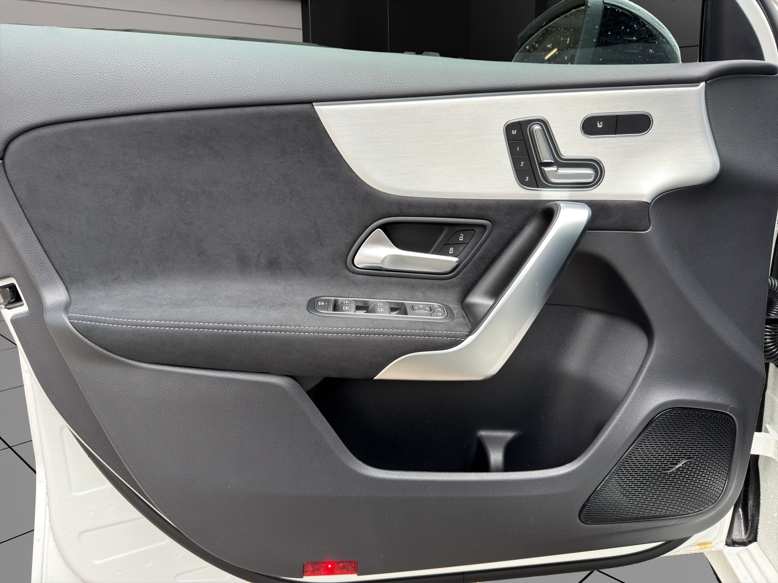 MERCEDES-BENZ A 250 4Matic 8G-DCT-image-5