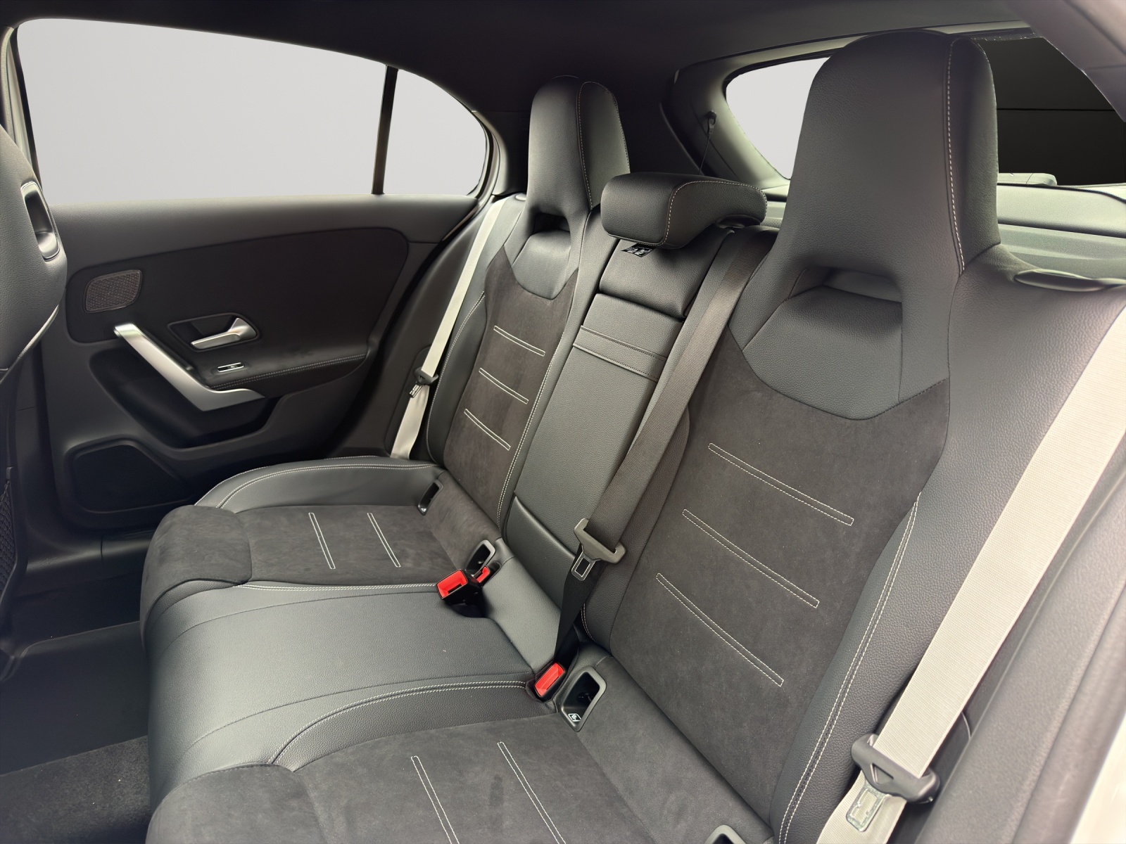 MERCEDES-BENZ A 250 4Matic 8G-DCT-image-8