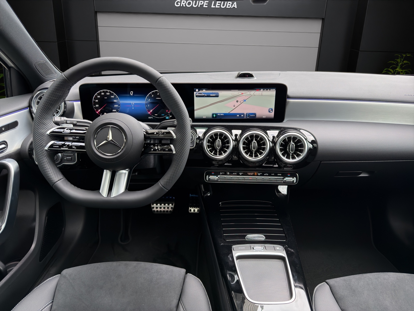 MERCEDES-BENZ A 250 4Matic 8G-DCT-image-11