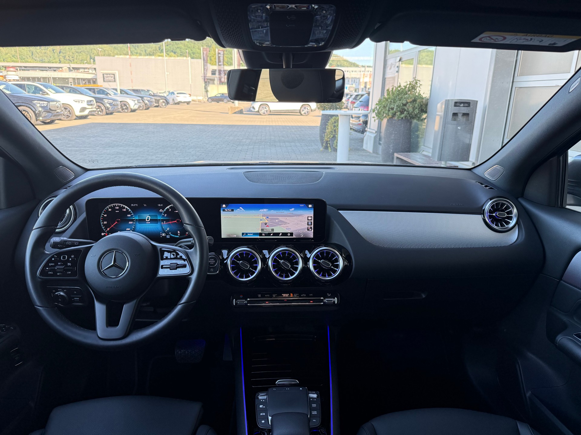 MERCEDES-BENZ GLA 200 4Matic Style 8G-DCT-image-3