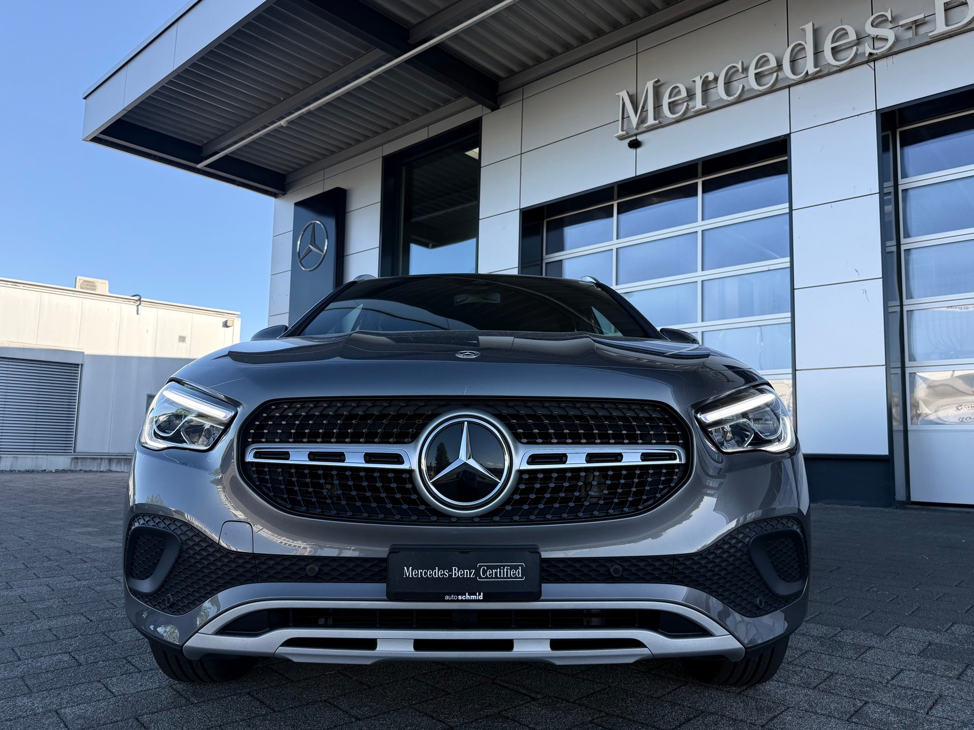 MERCEDES-BENZ GLA 200 4Matic Style 8G-DCT-image-2