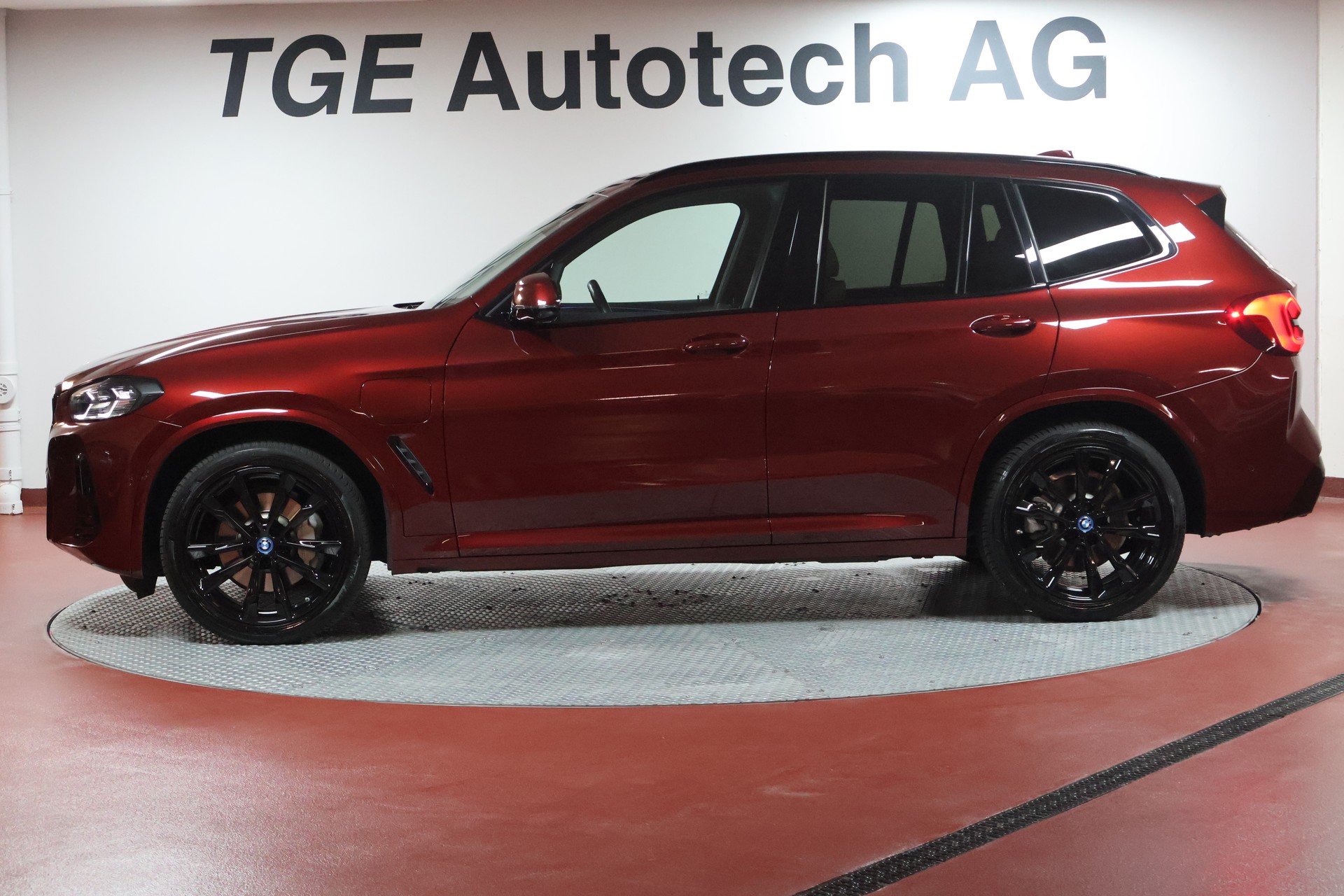 BMW X3 xDrive 30e M Sport-showroom-element-3