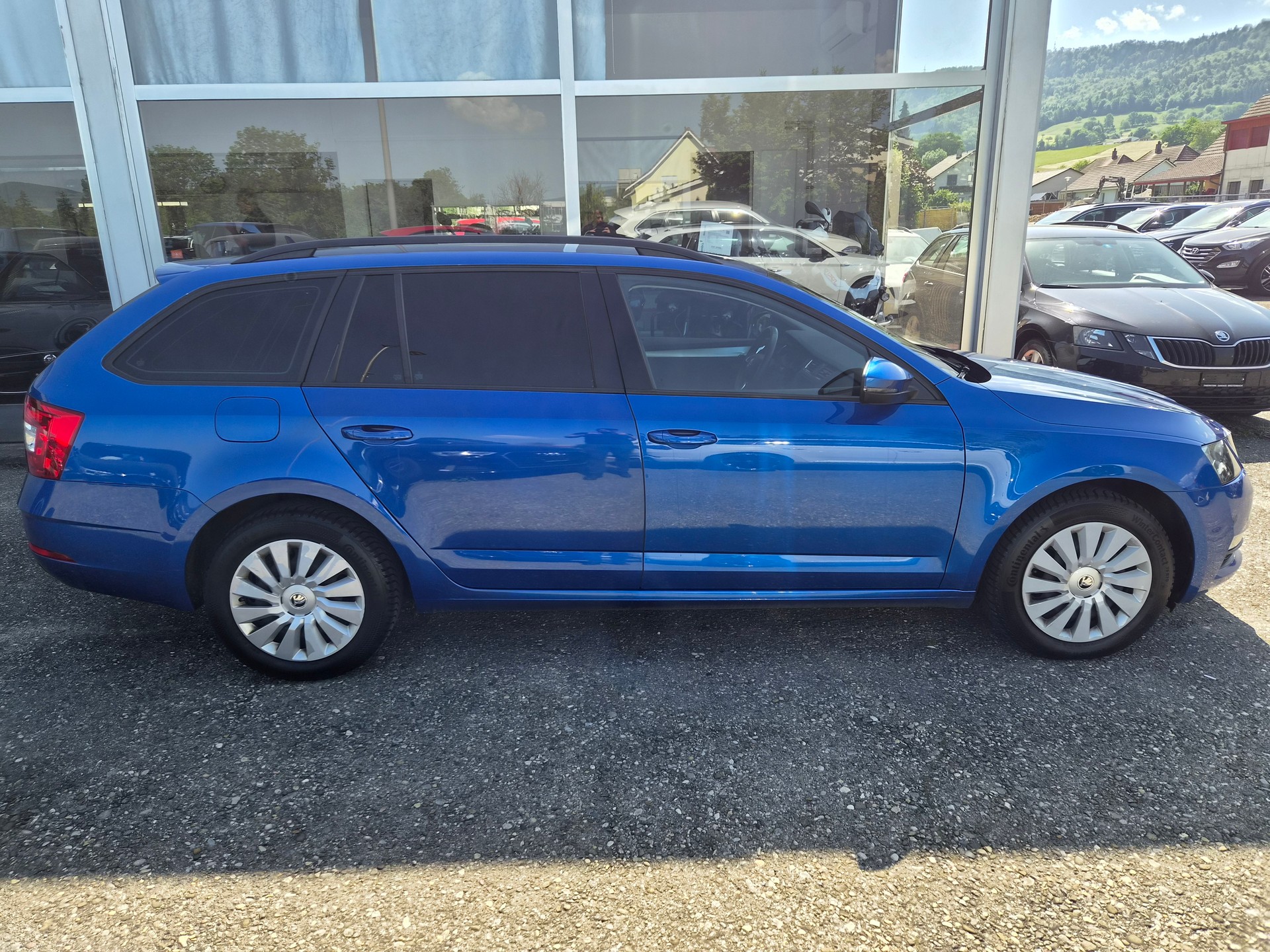 SKODA Octavia Combi 2.0 TDI Ambition DSG-image-6