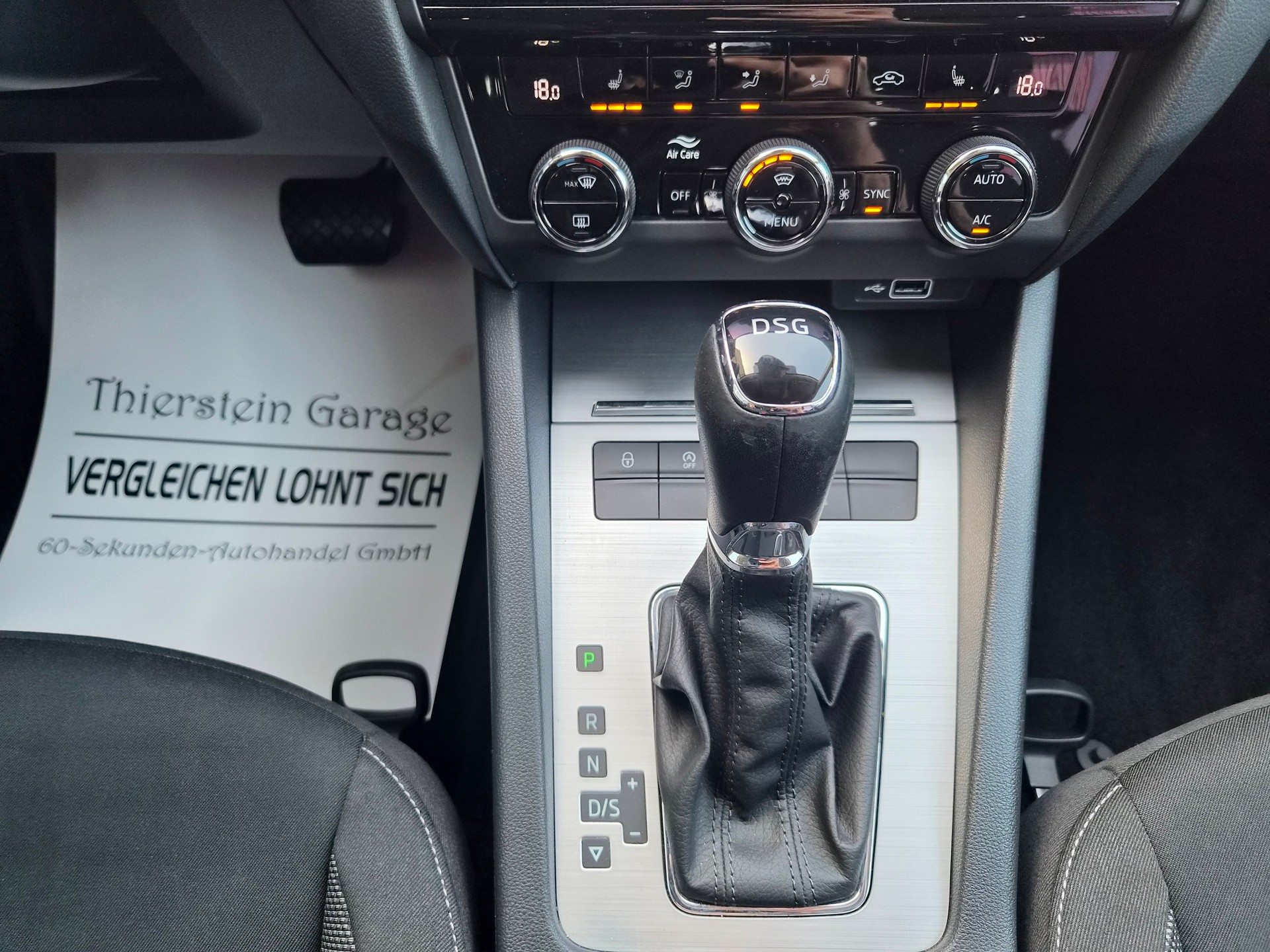SKODA Octavia Combi 2.0 TDI Ambition DSG-image-23