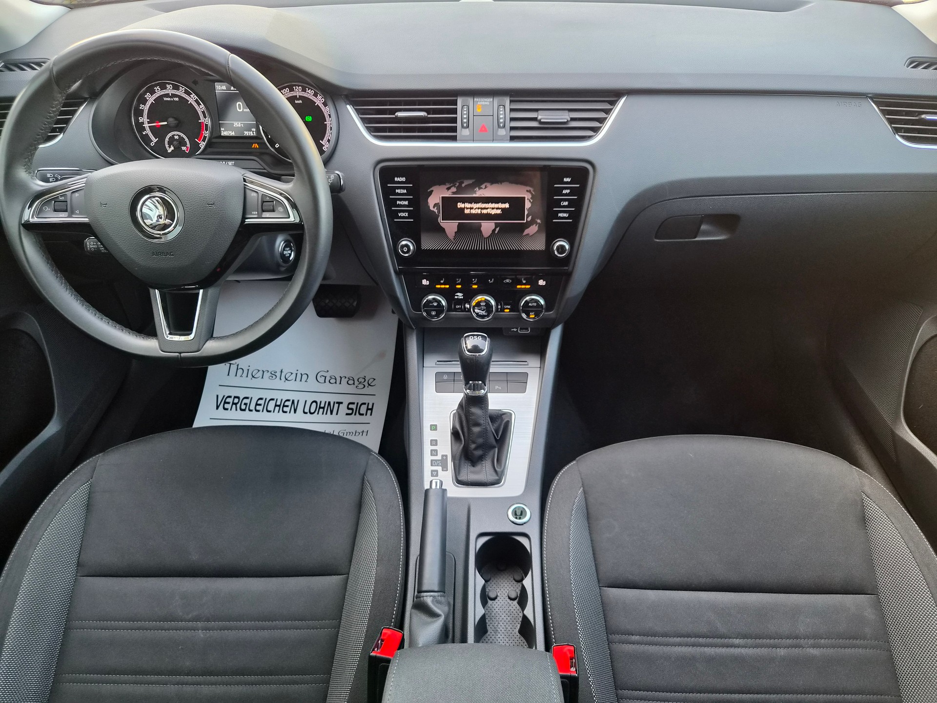 SKODA Octavia Combi 2.0 TDI Ambition DSG-image-12