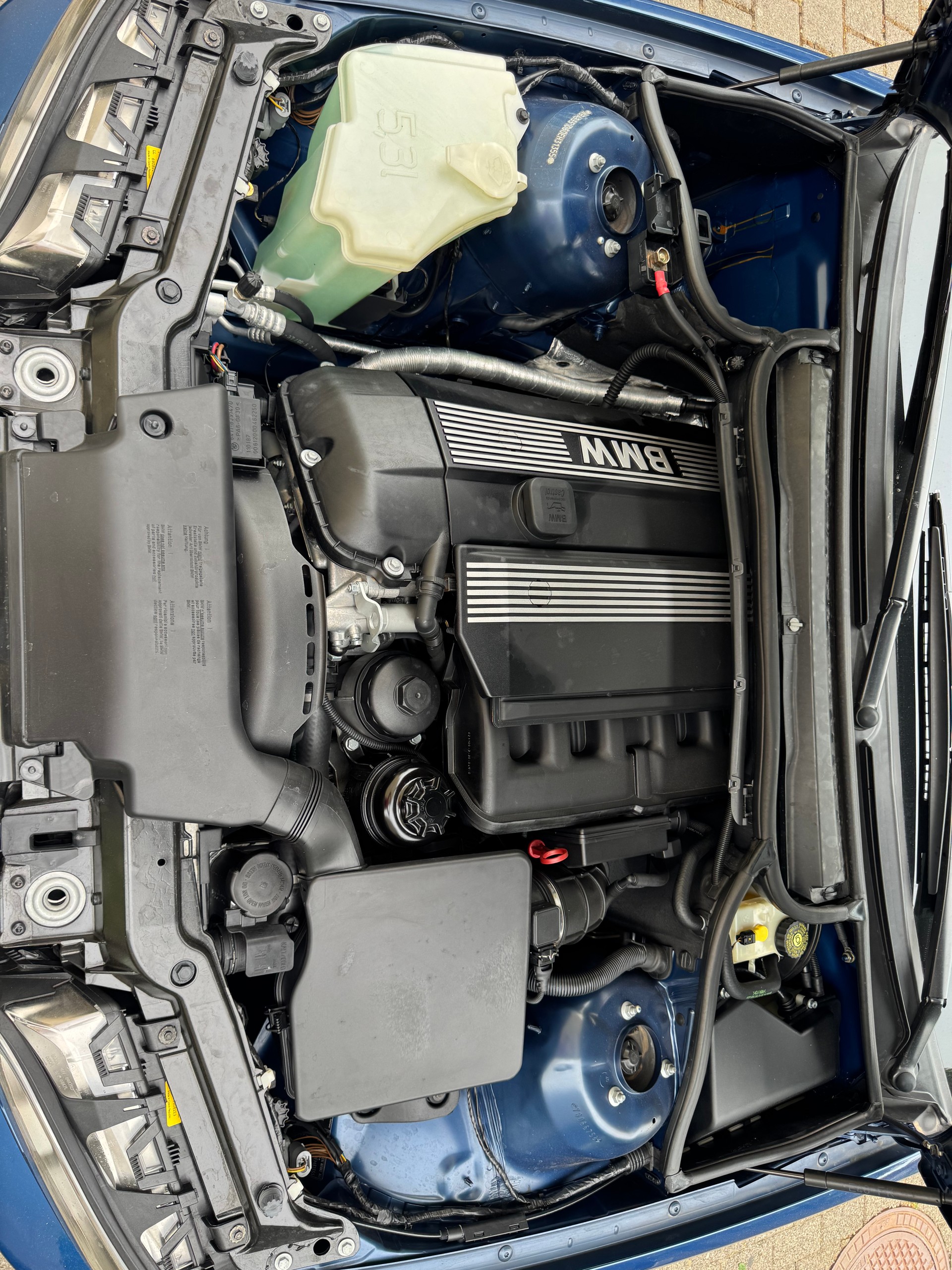 BMW 330Ci-image-17
