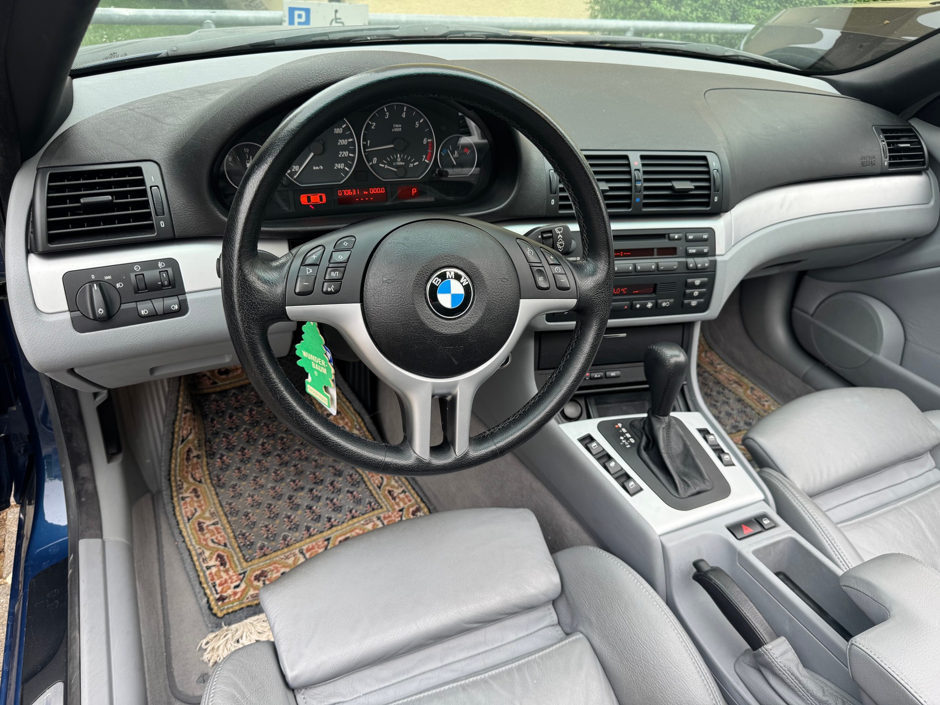 BMW 330Ci-image-7