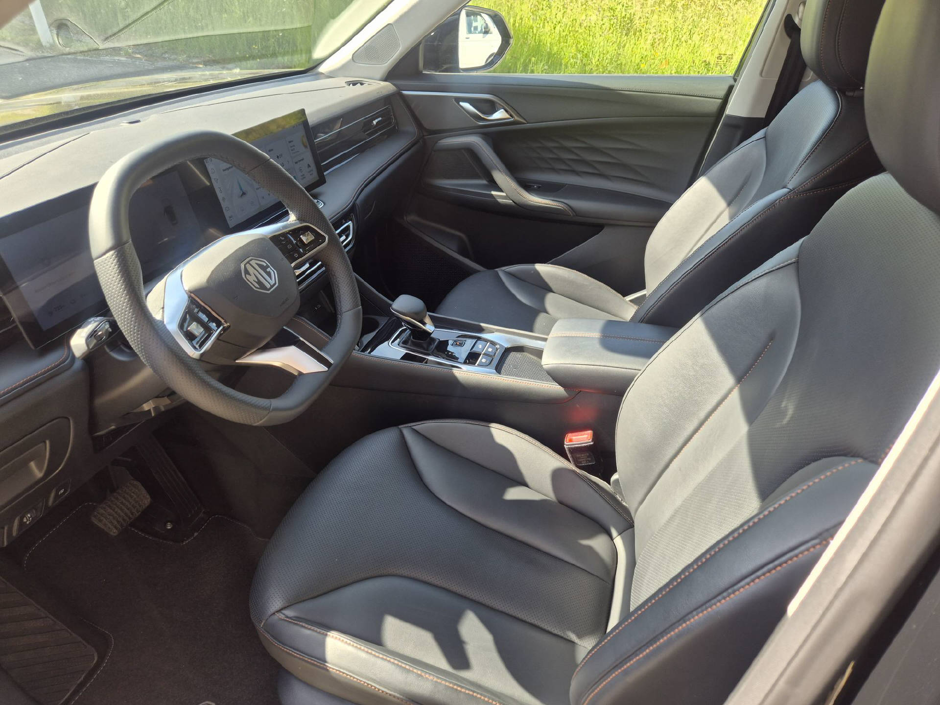 MG HS PHEV Luxury-image-8