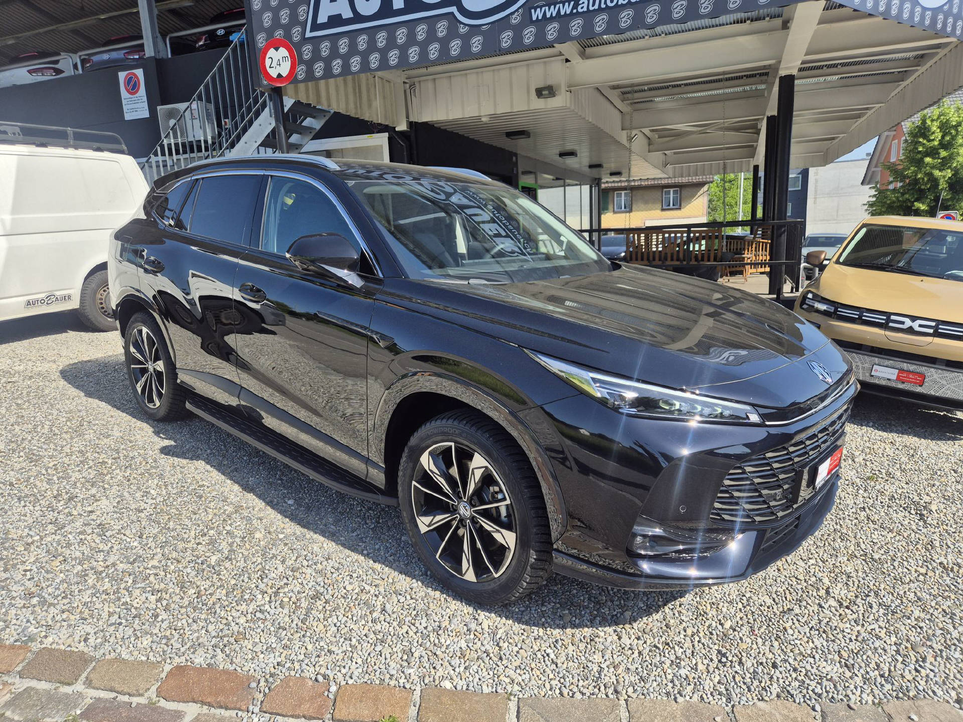 MG HS PHEV Luxury-image-1
