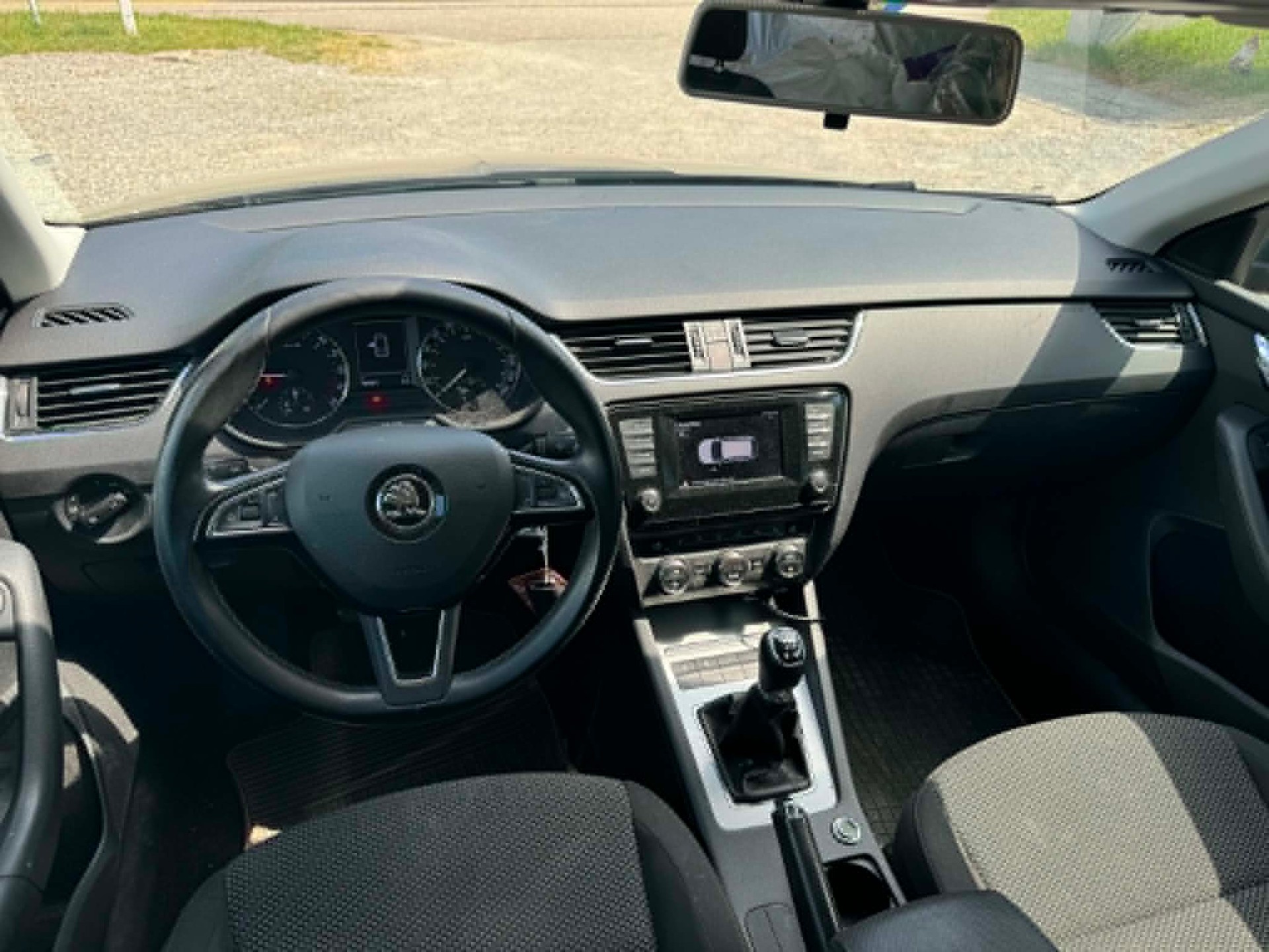 SKODA Octavia Combi 2.0 TDI 4x4-image-2