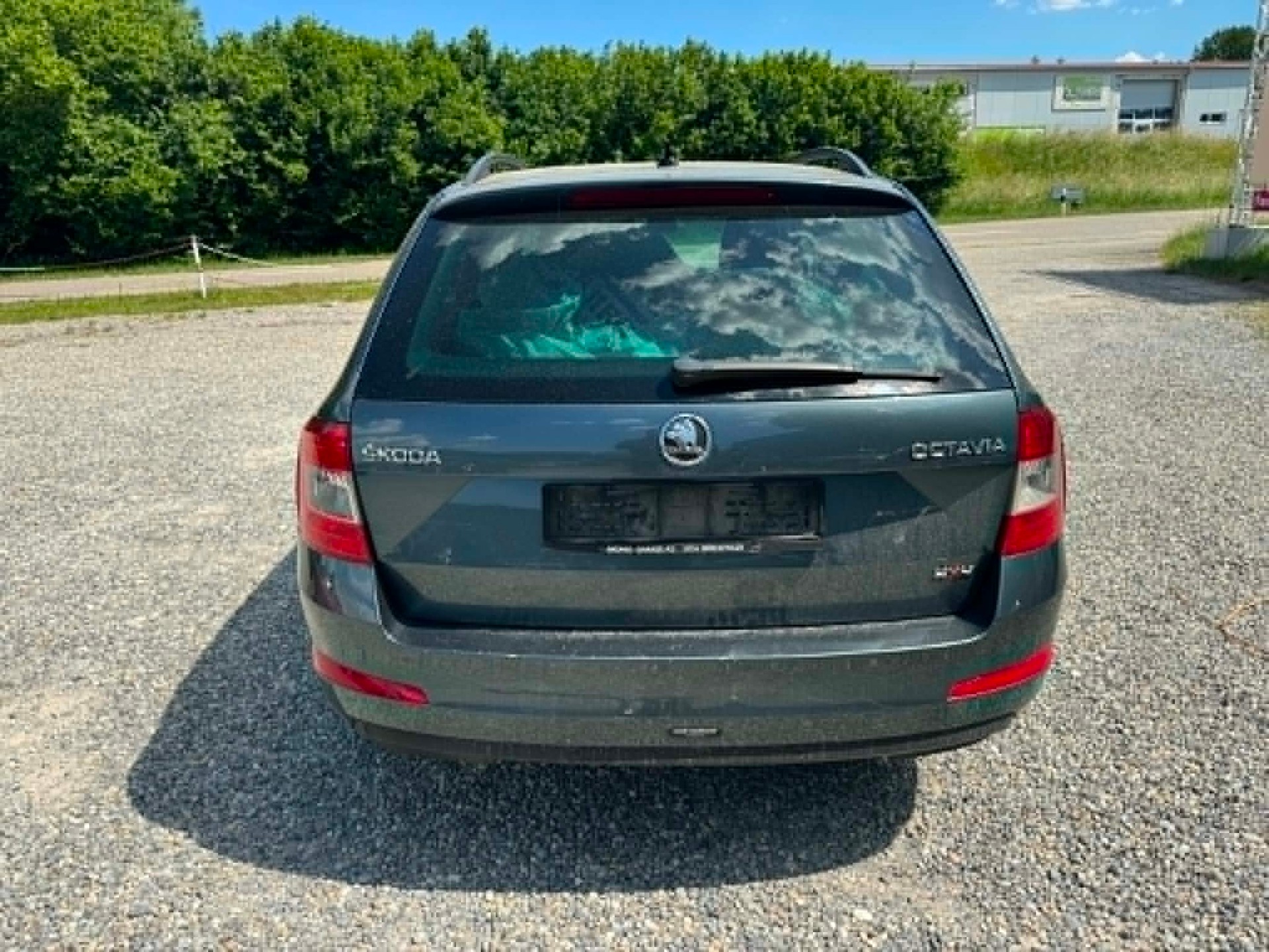 SKODA Octavia Combi 2.0 TDI 4x4-image-6