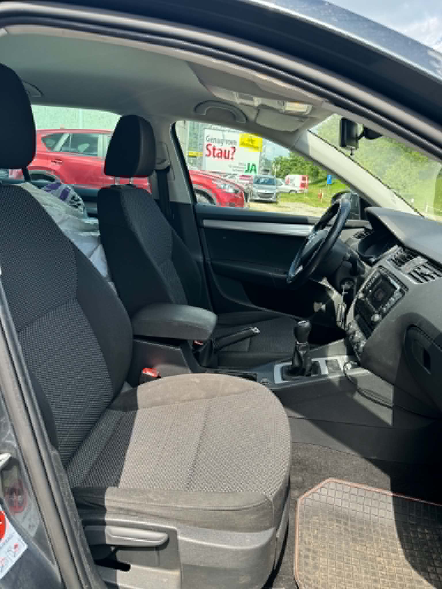 SKODA Octavia Combi 2.0 TDI 4x4-image-5