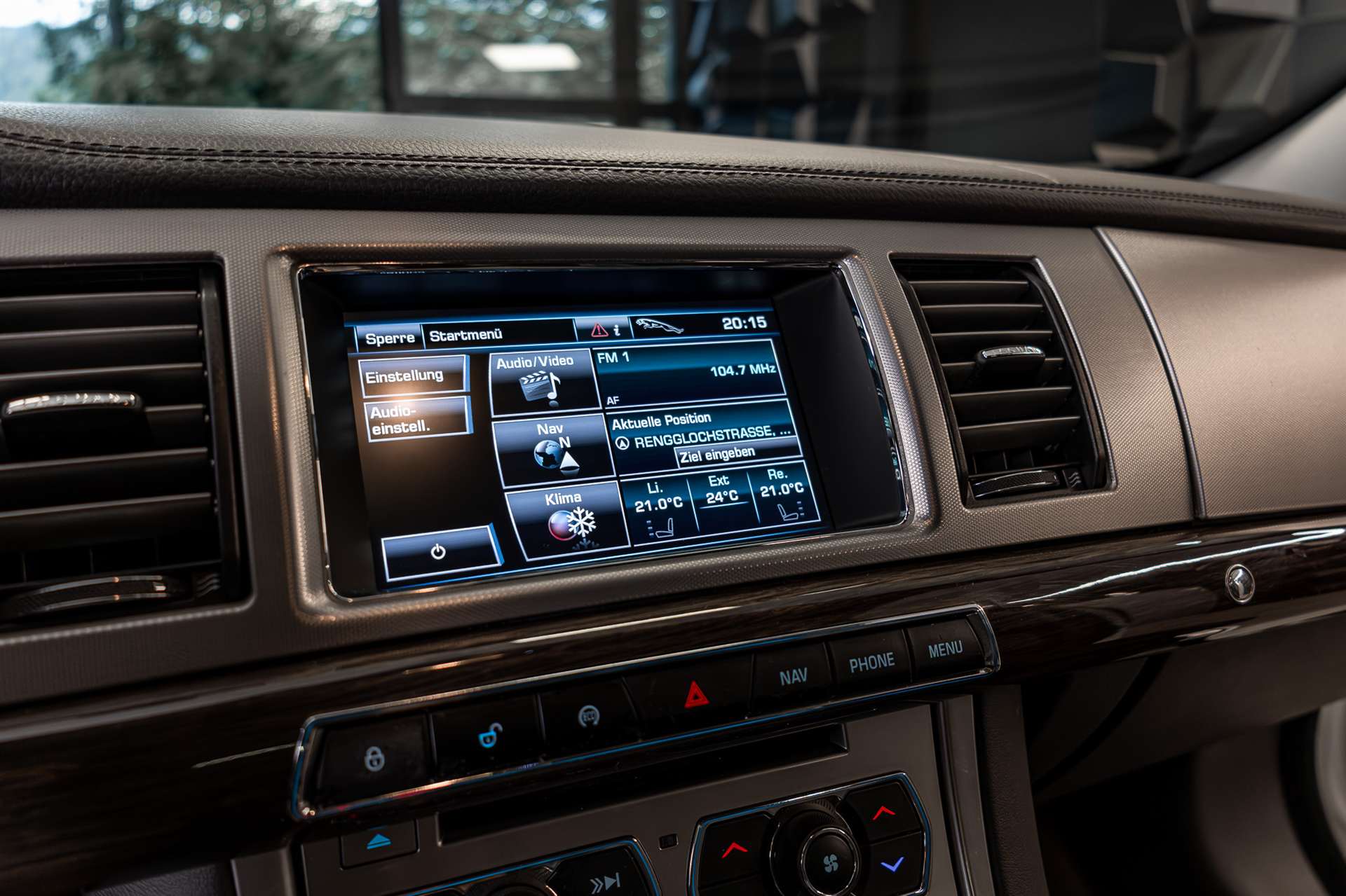 JAGUAR XF 2.2 D Luxury-image-15