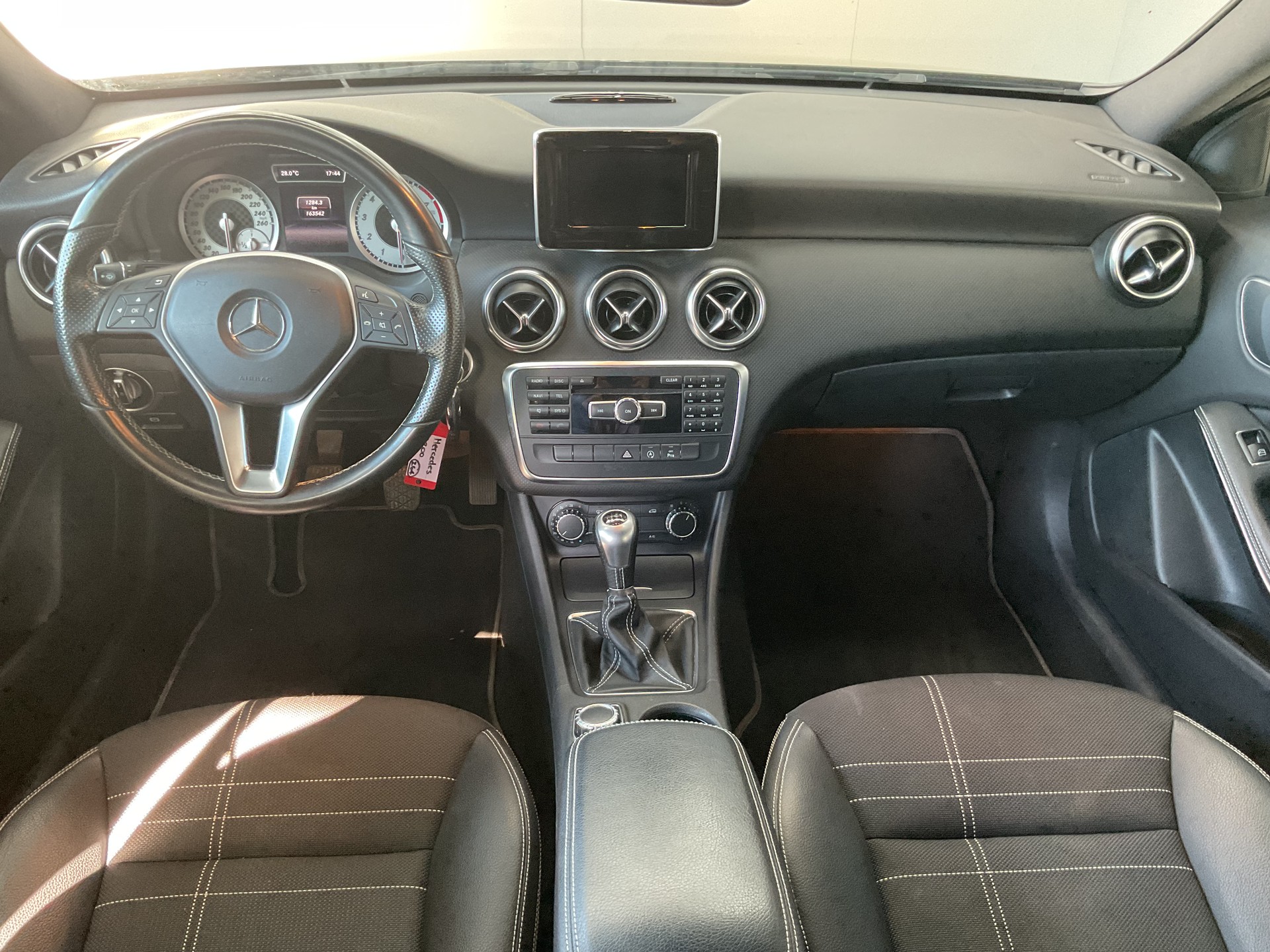 MERCEDES-BENZ A 200 Night Star-image-10