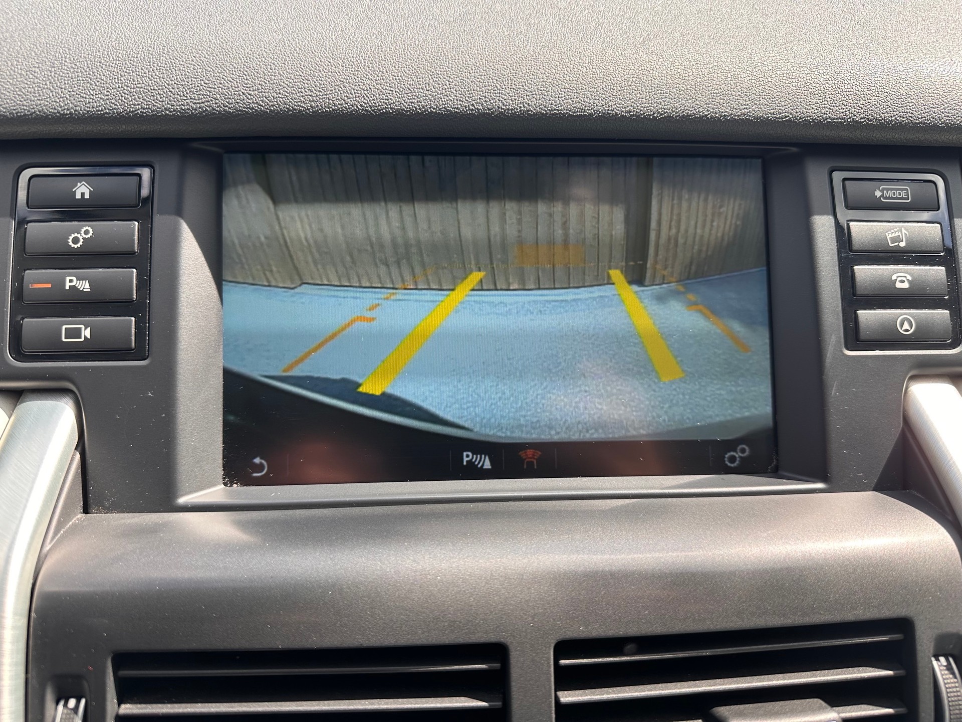 LAND ROVER Discovery Sport 2.0 Si4 HSE Luxury AT9-image-17