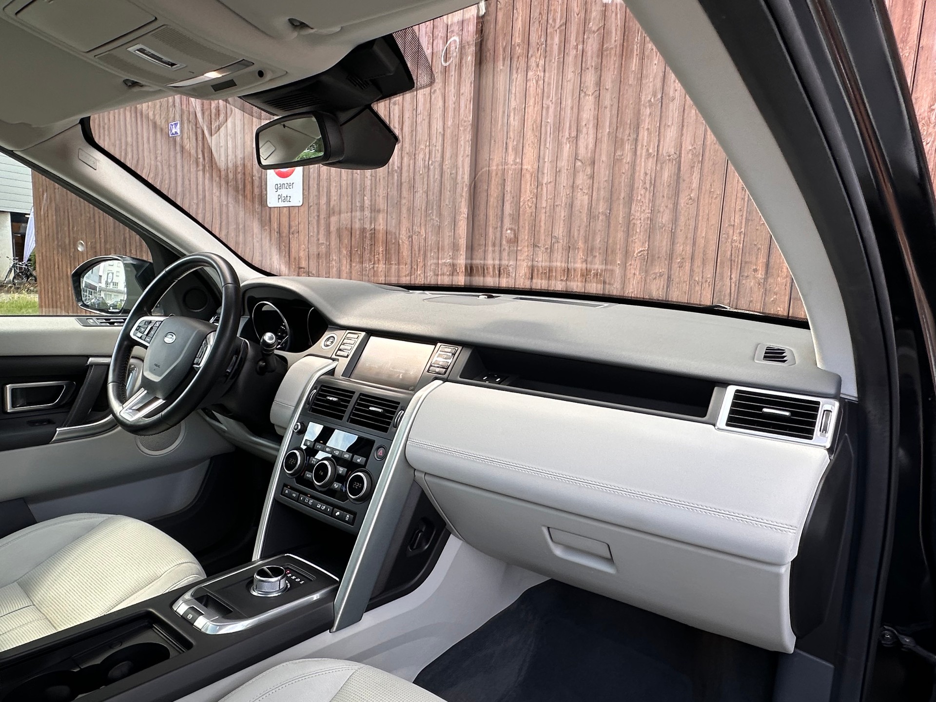 LAND ROVER Discovery Sport 2.0 Si4 HSE Luxury AT9-image-14