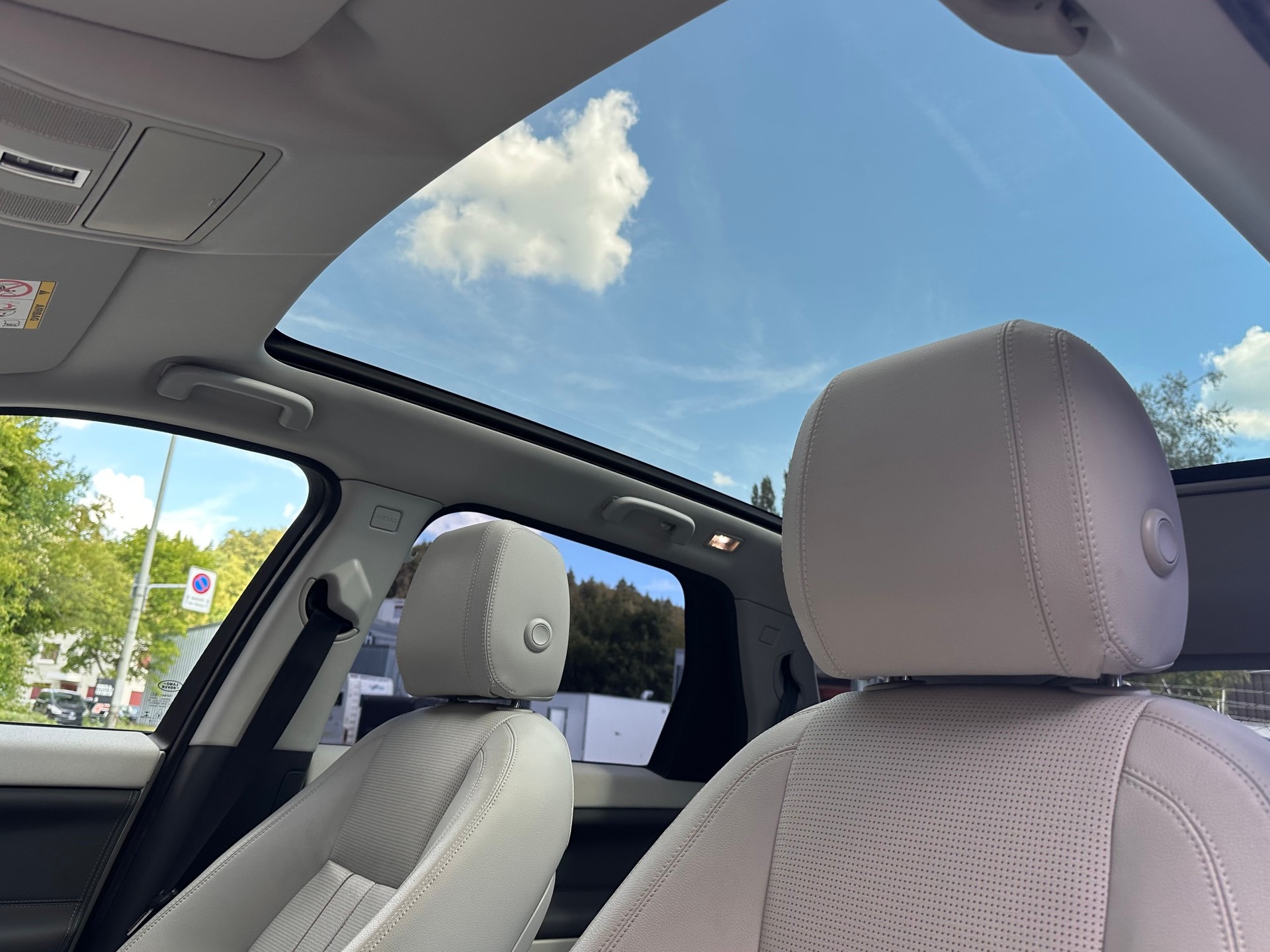 LAND ROVER Discovery Sport 2.0 Si4 HSE Luxury AT9-image-9