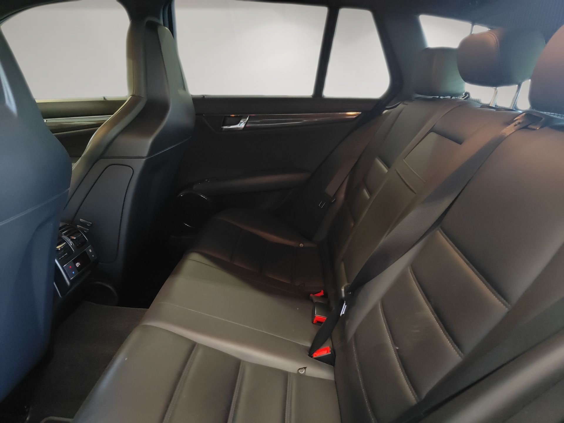 MERCEDES-BENZ C 63 AMG Avantgarde 7G-Tronic-image-9