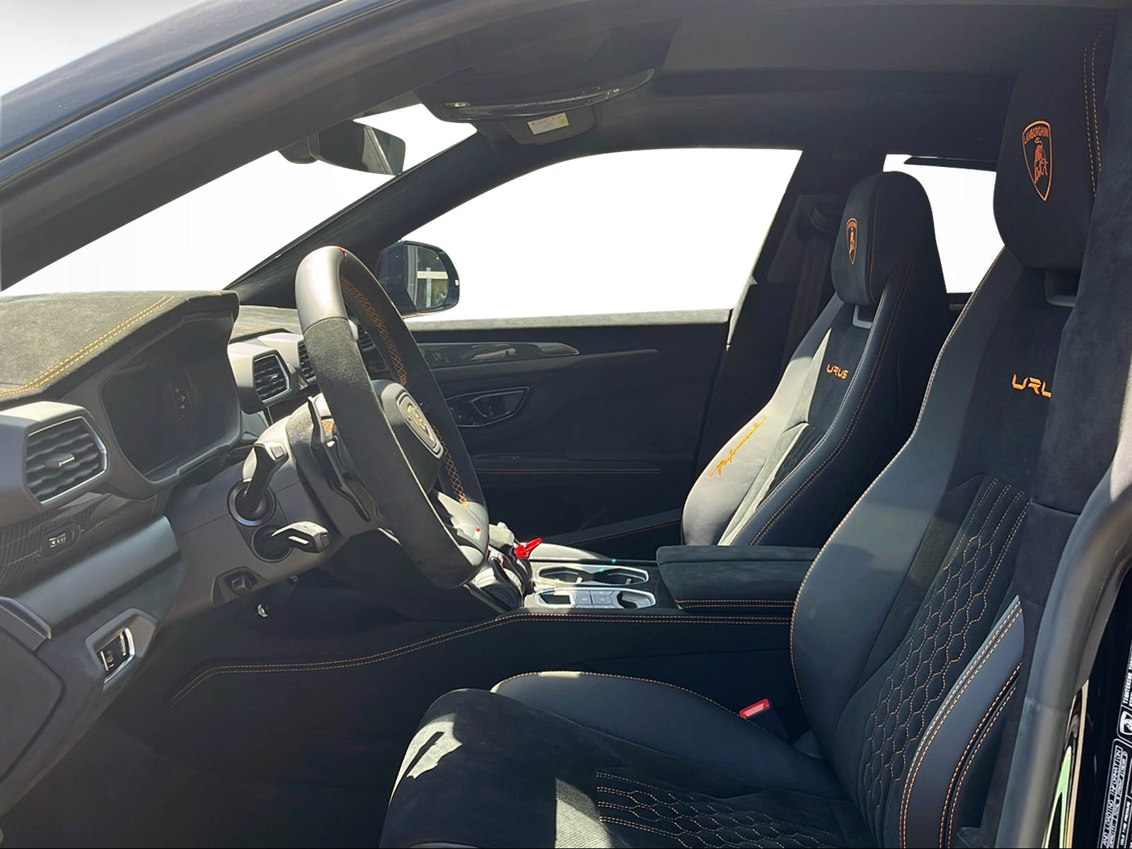 LAMBORGHINI Performante-image-2