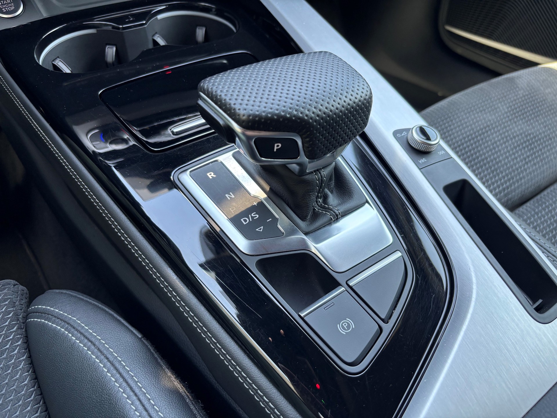 AUDI A4 Avant 45 TFSI S-line quattro-image-7