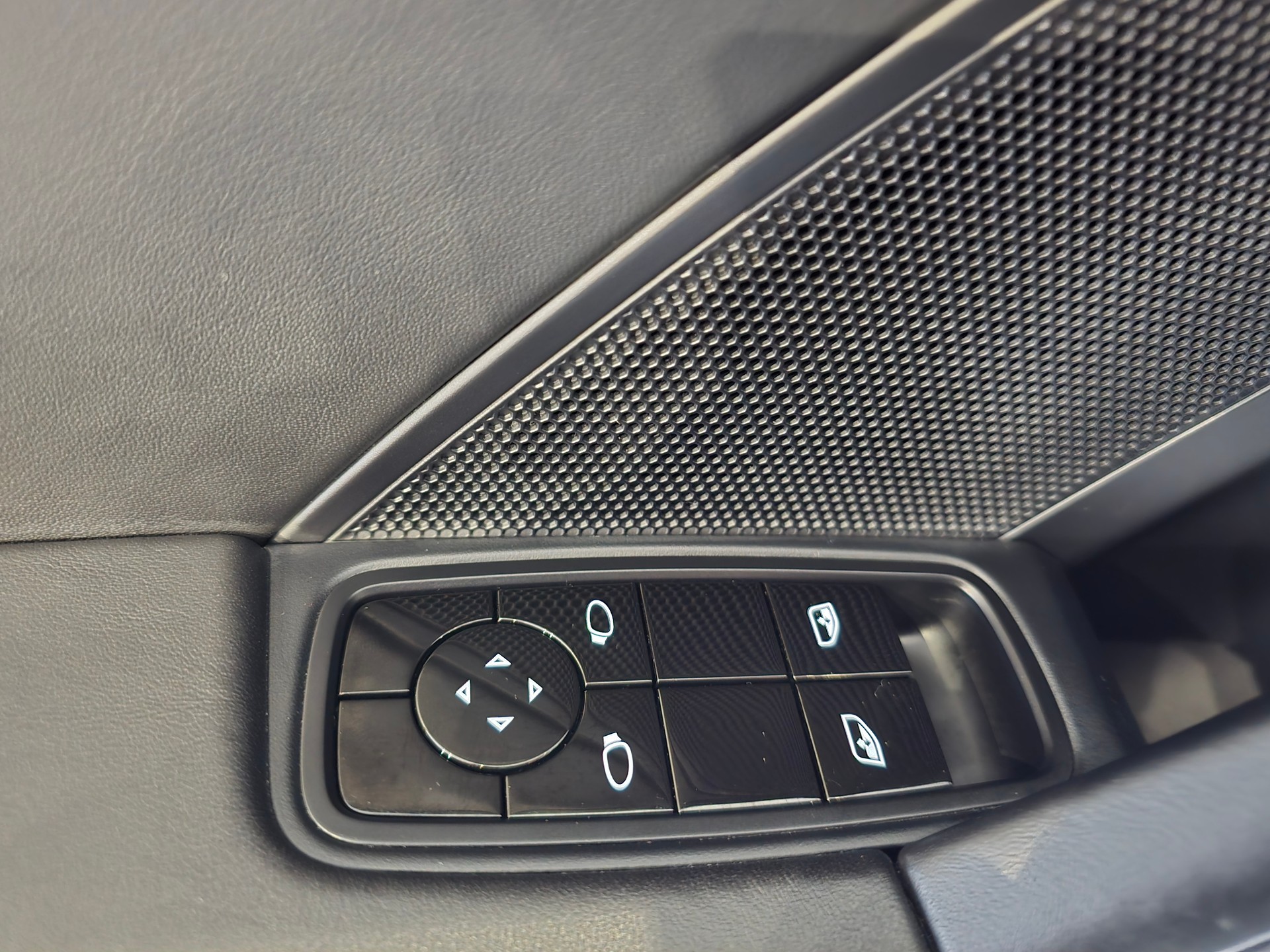 PORSCHE 911 Carrera 4S-image-20