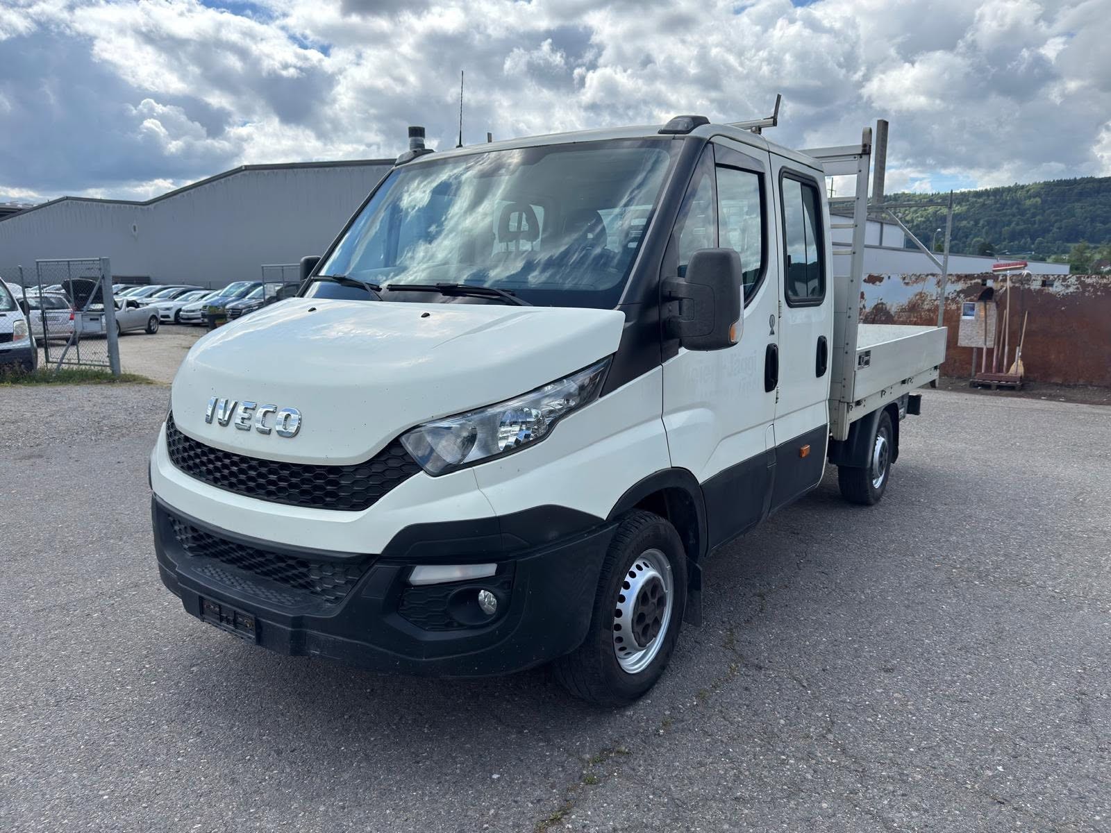 IVECO 35 S 15 D 7 Plätze-image-2