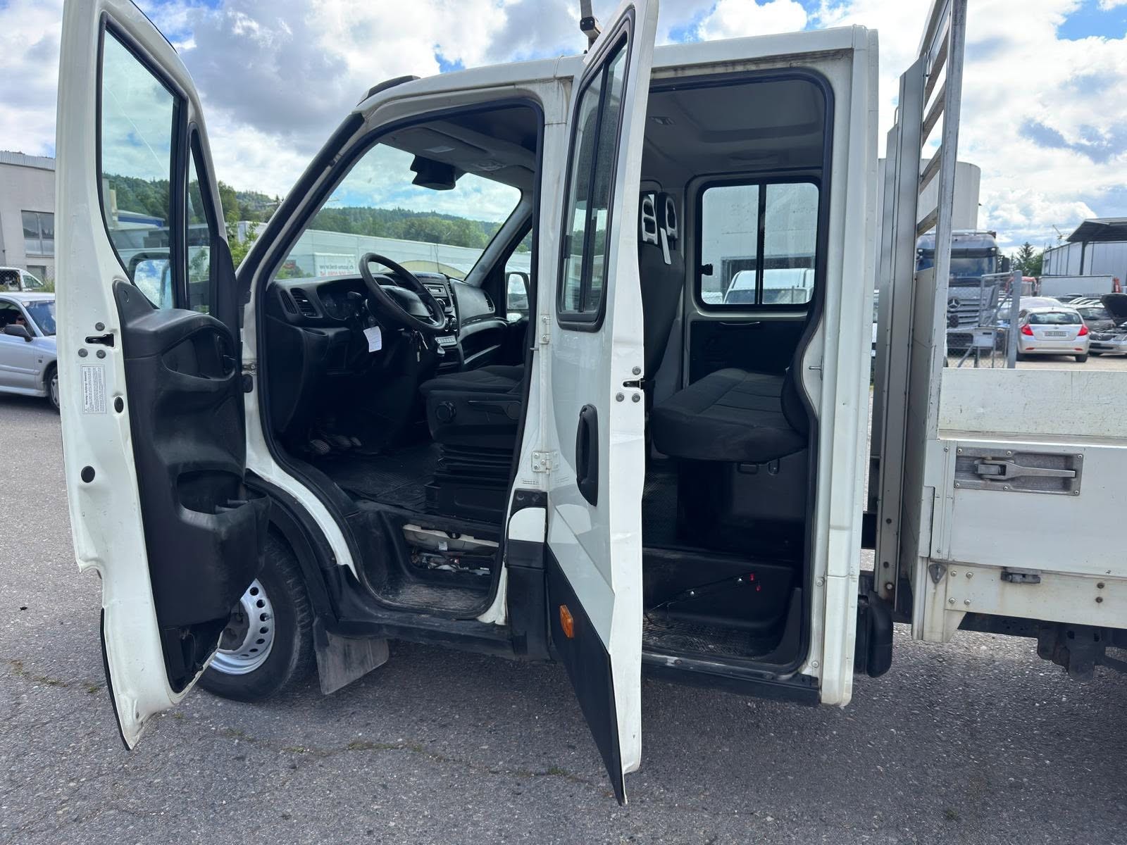 IVECO 35 S 15 D 7 Plätze-image-8