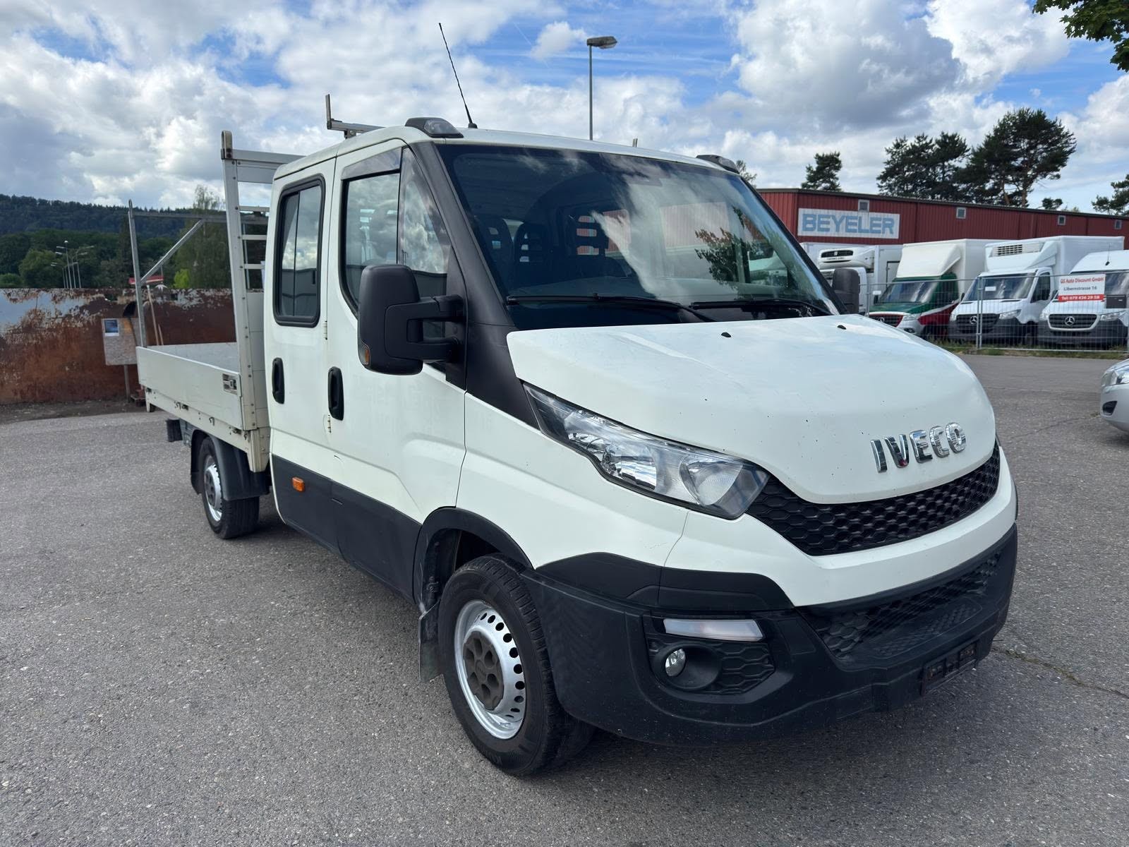 IVECO 35 S 15 D 7 Plätze-image-0