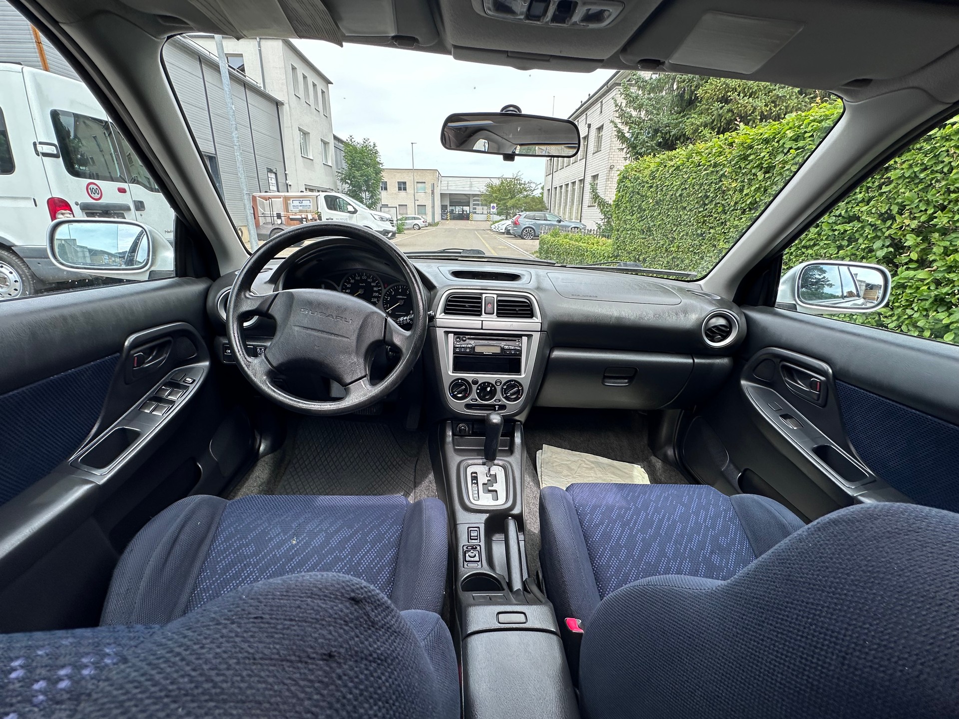 SUBARU Impreza 2.0-image-12