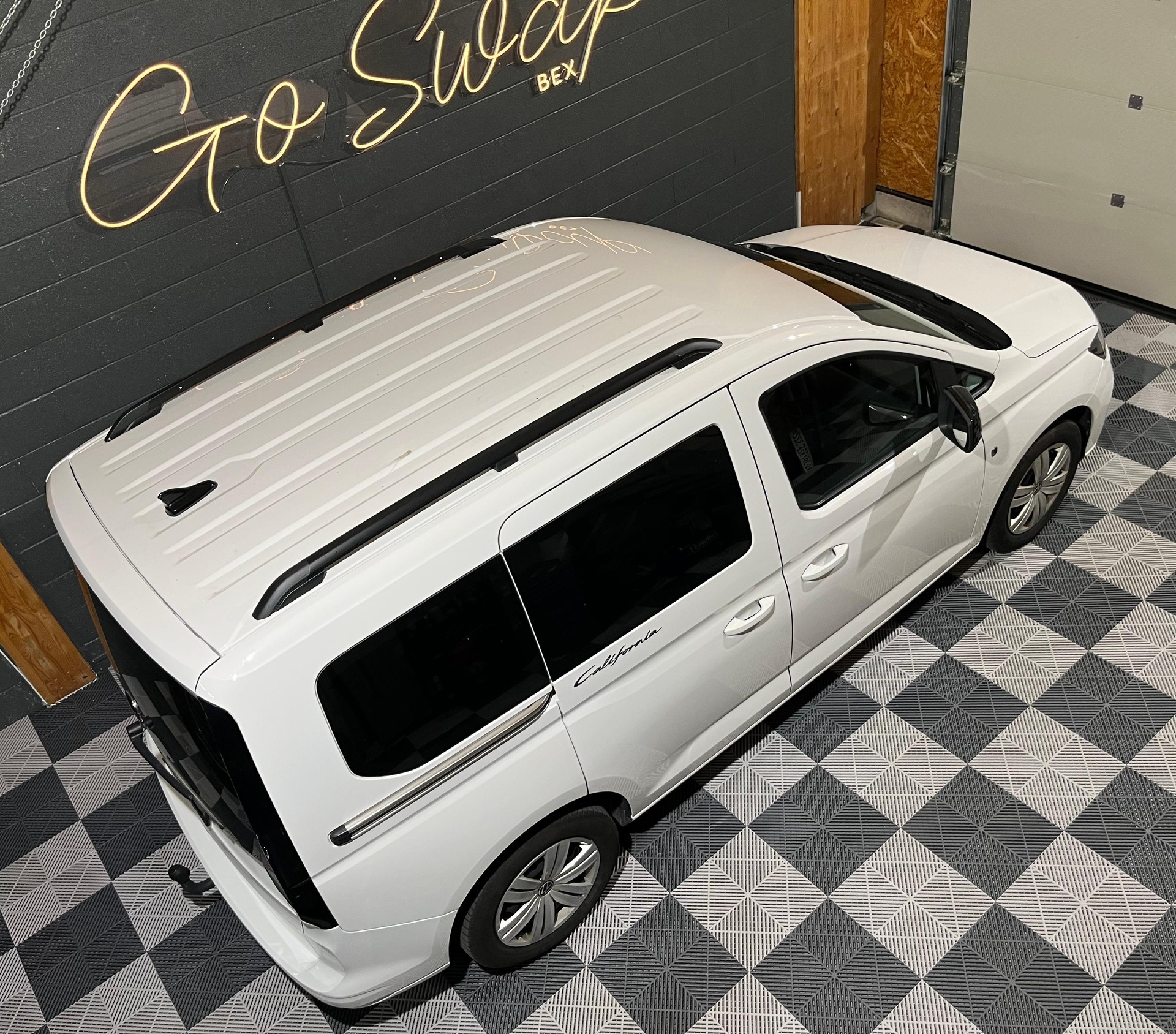 VW CADDY California 1.5 TSI DSG 7-image-1