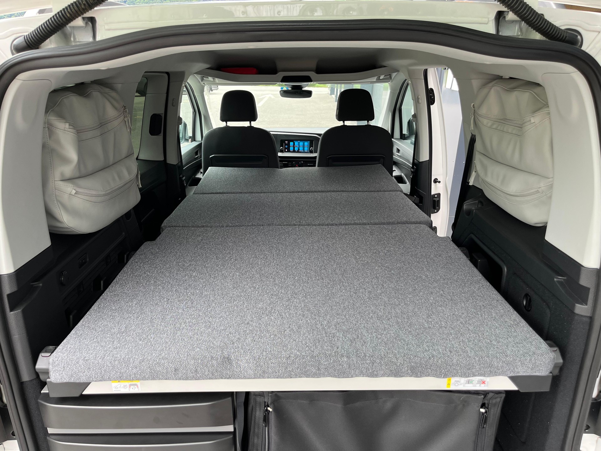VW CADDY California 1.5 TSI DSG 7-image-16