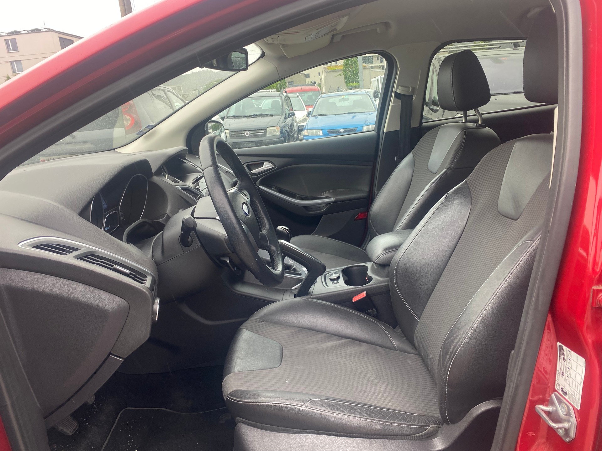 FORD Focus 1.6 SCTi Trend-image-9