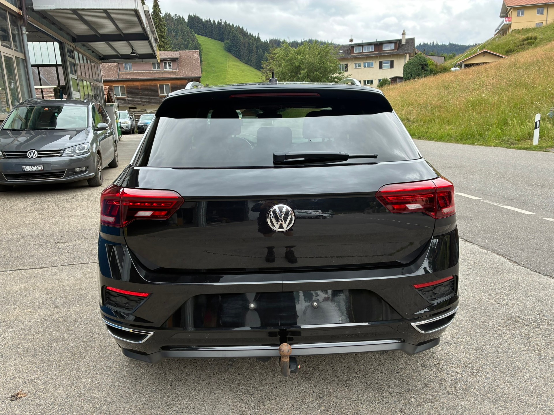 VW T-Roc R-Line-image-3