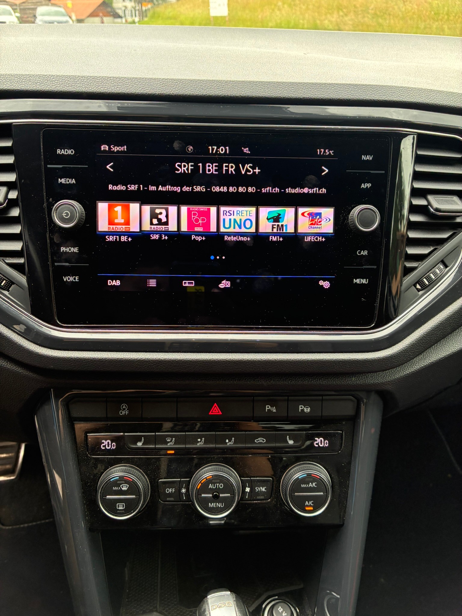 VW T-Roc R-Line-image-9