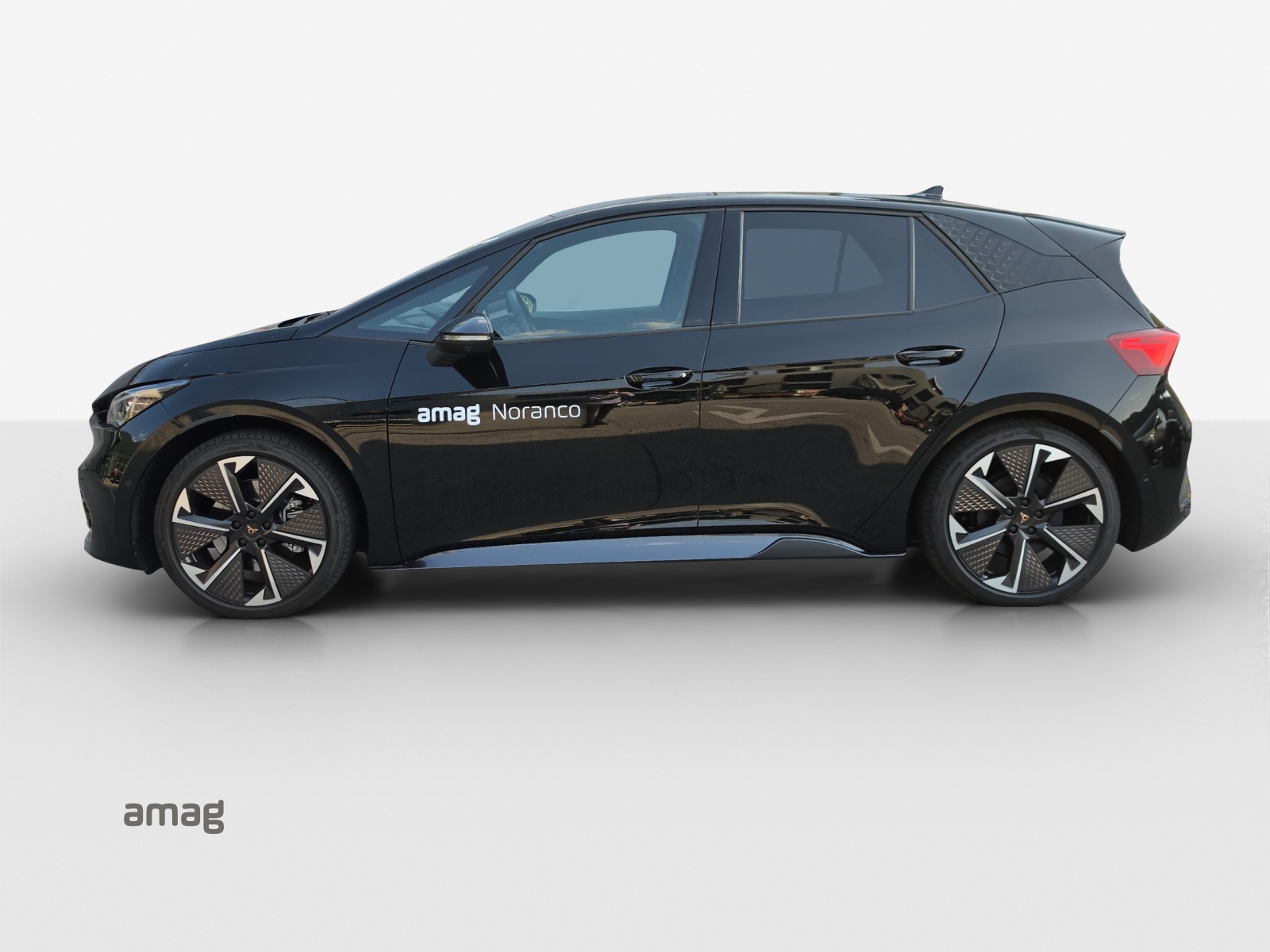 CUPRA Born 79 kWh e-Boost Adrenaline-image-1