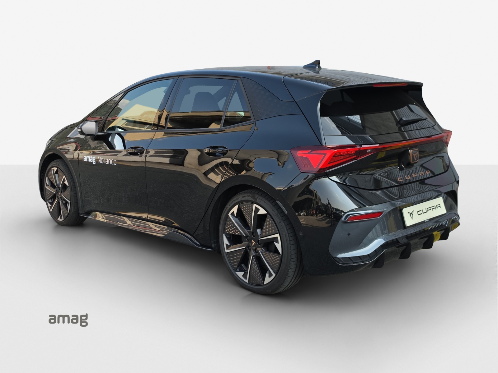 CUPRA Born 79 kWh e-Boost Adrenaline-image-2