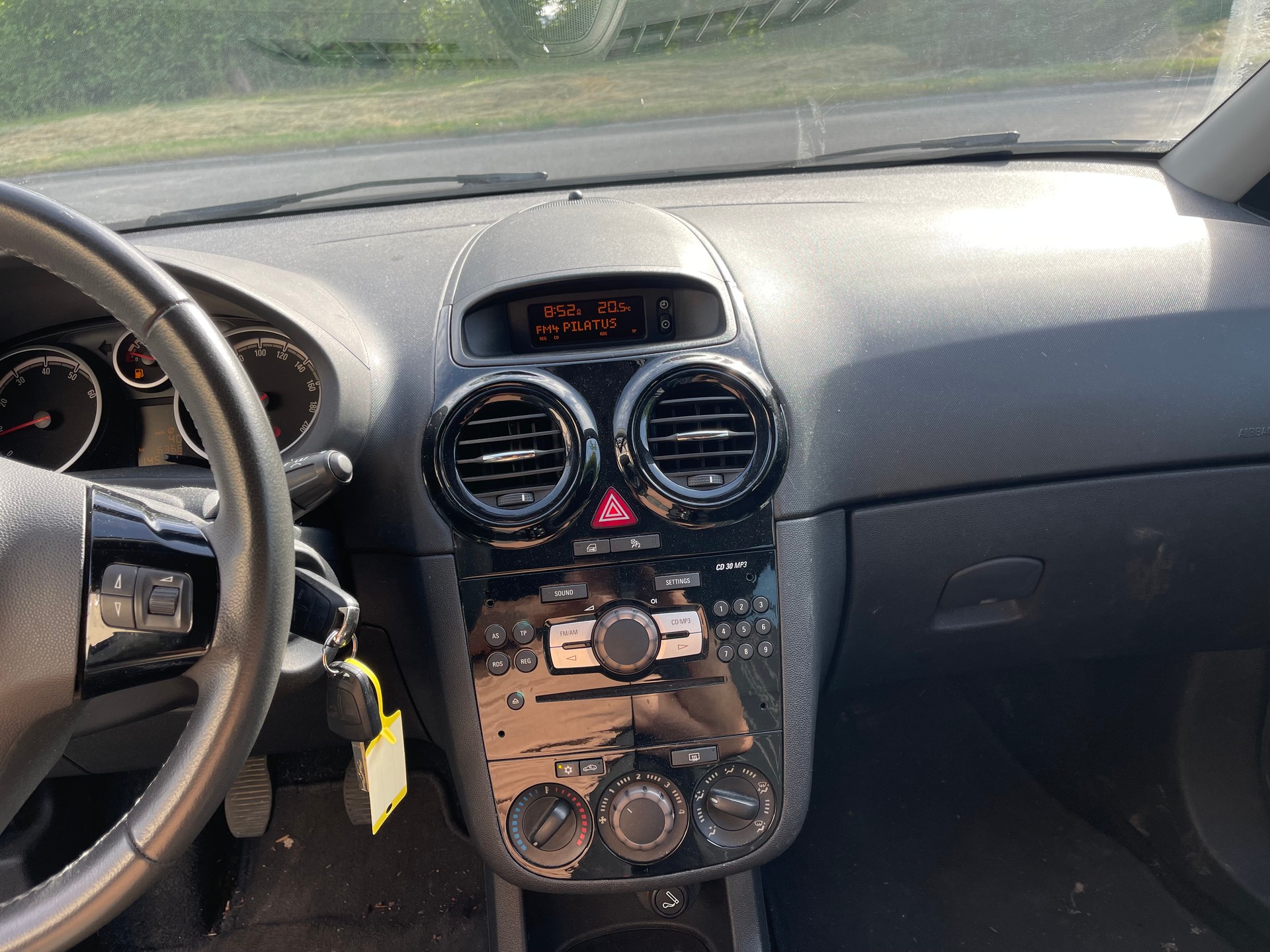 OPEL Corsa 1.4 TP Anniversary-image-7
