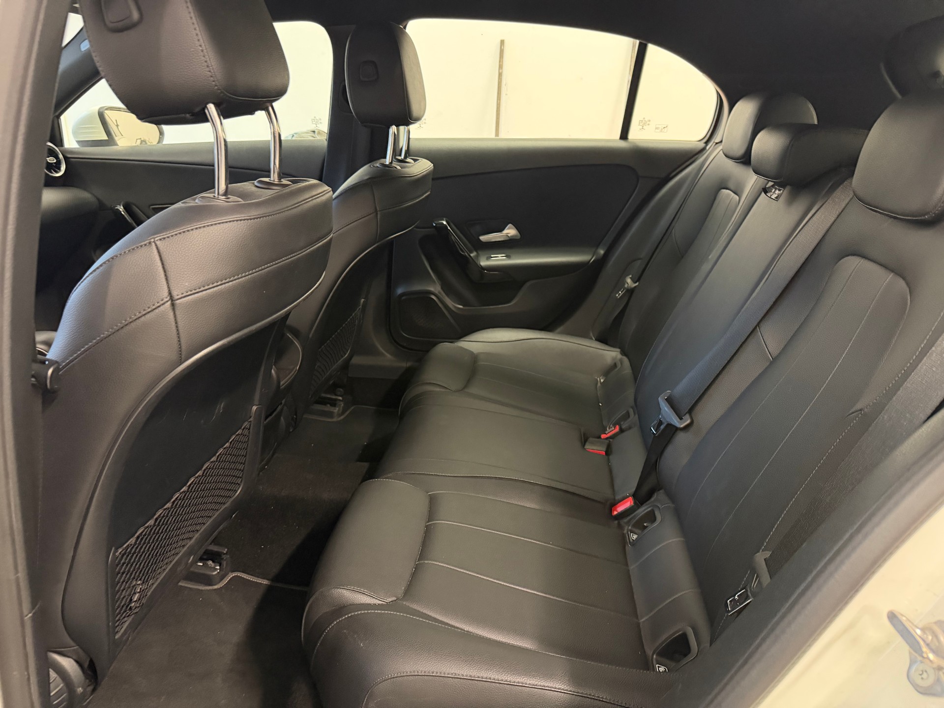 MERCEDES-BENZ A 200 Style 7G-DCT-image-8