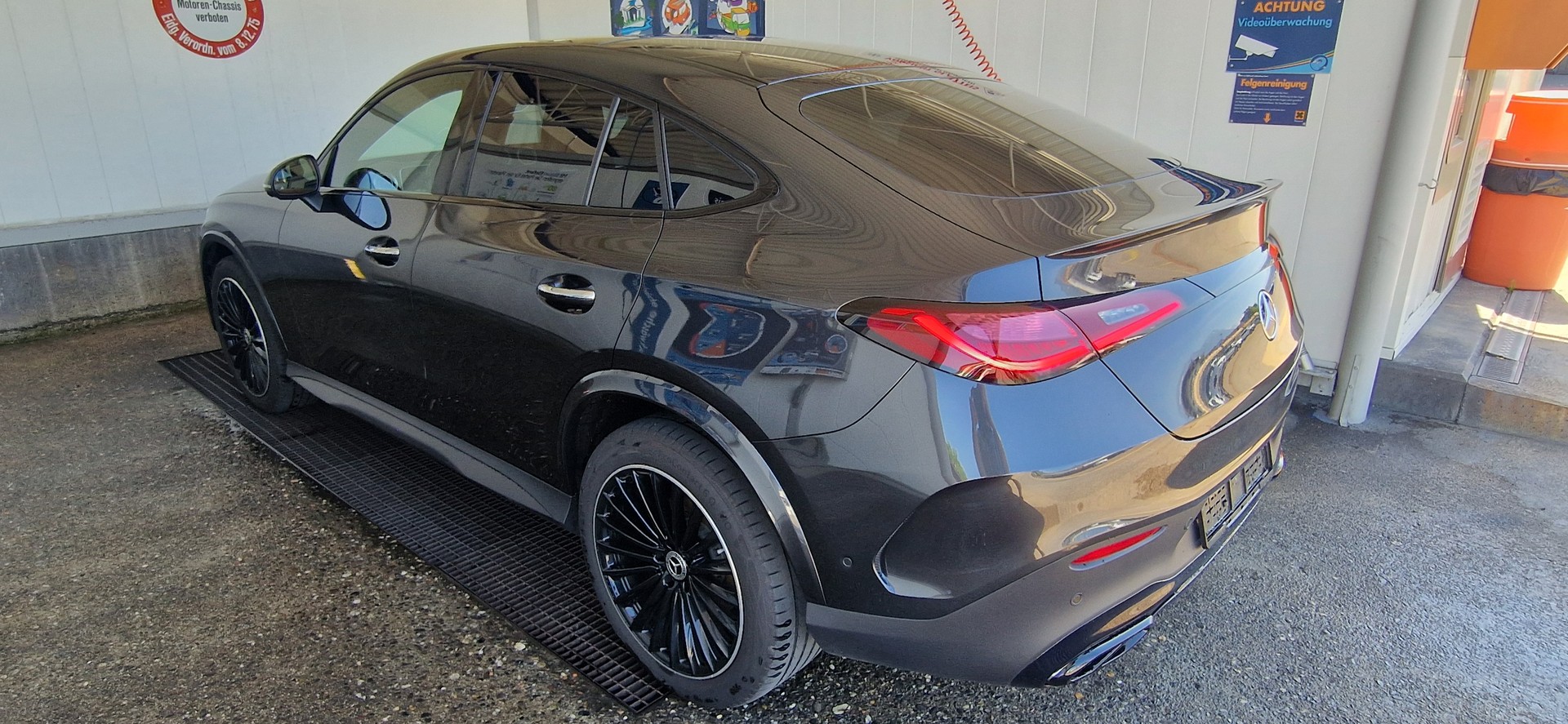 MERCEDES-BENZ GLC 300 AMG Line 4matic-image-1