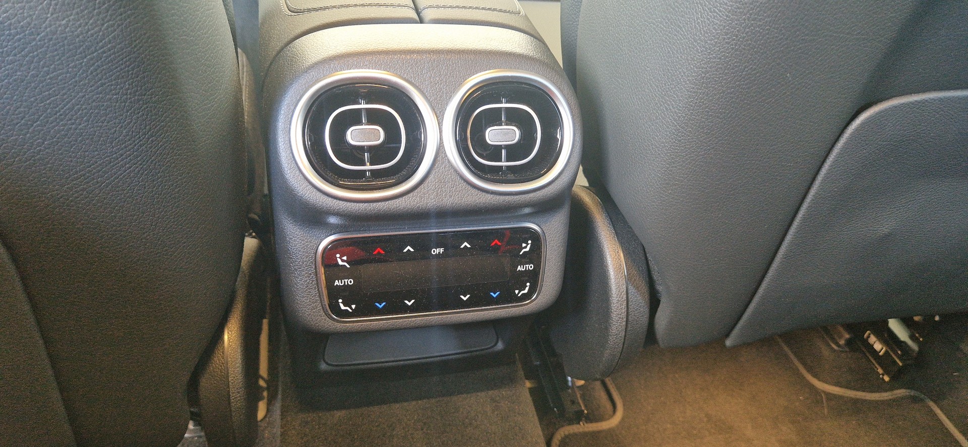 MERCEDES-BENZ GLC 300 AMG Line 4matic-image-8