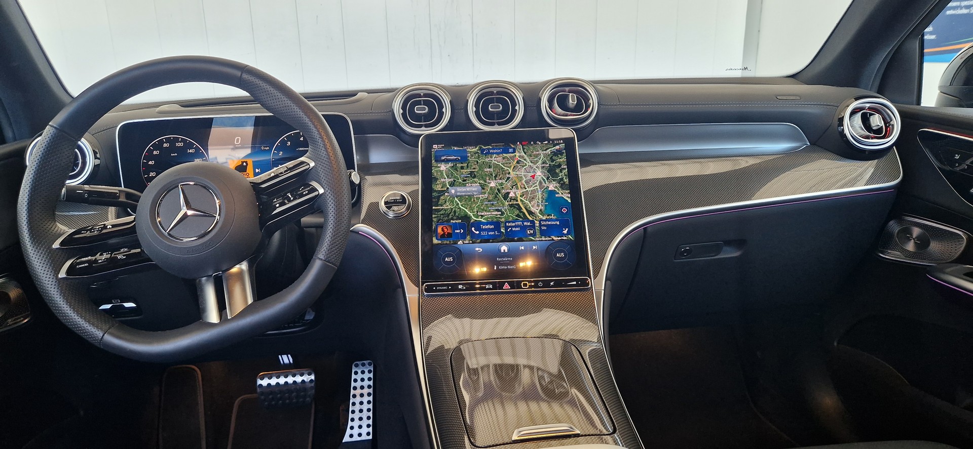 MERCEDES-BENZ GLC 300 AMG Line 4matic-image-5