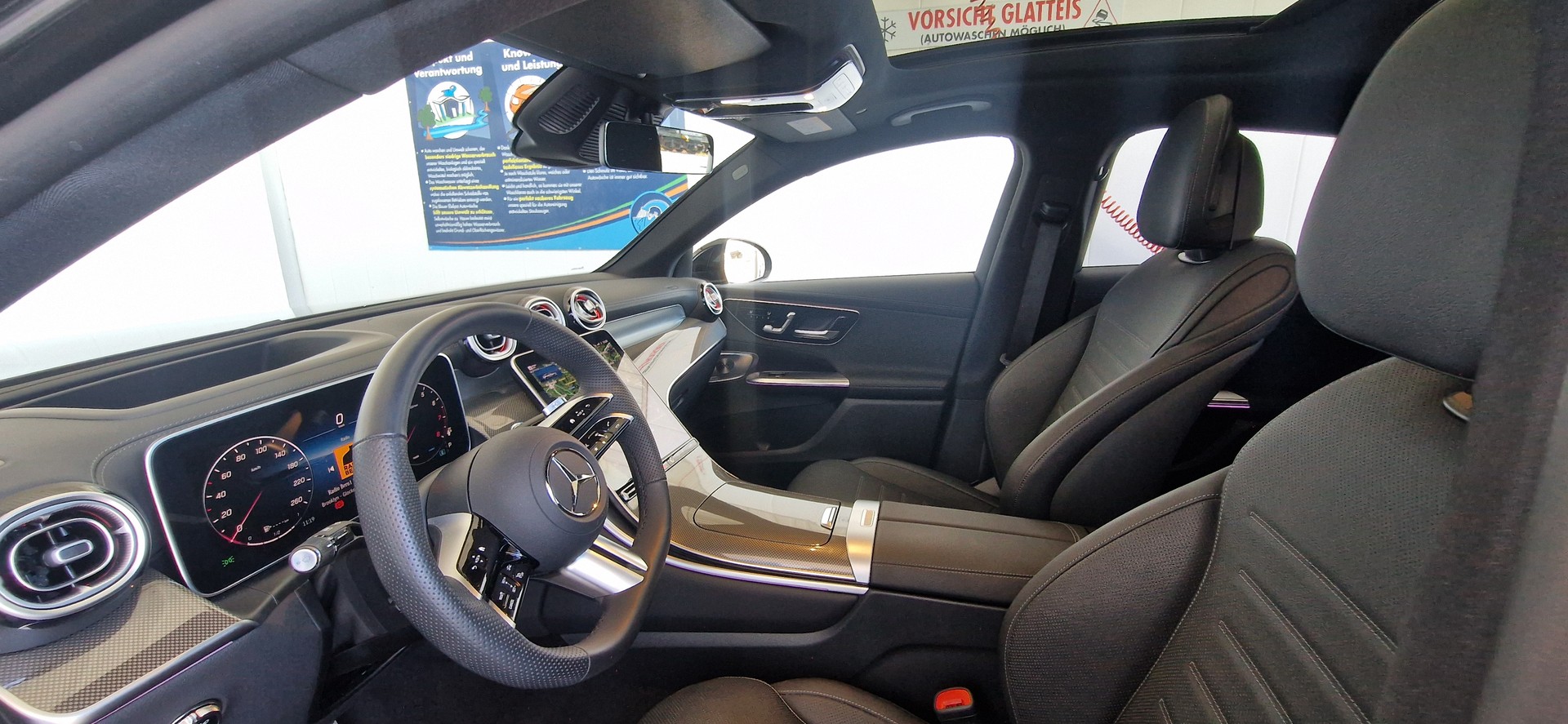 MERCEDES-BENZ GLC 300 AMG Line 4matic-image-6